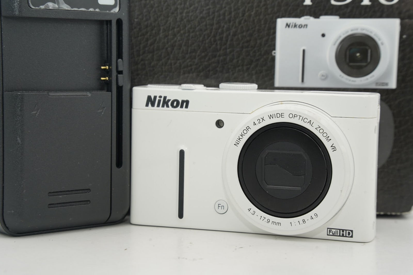 Nikon COOLPIX P310 ホワイト バッテリー 充電器 箱 付属