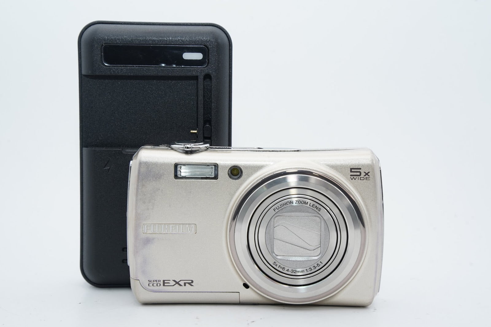 FUJIFILM FINEPIX F200 EXR シルバー バッテリー 充電器付属