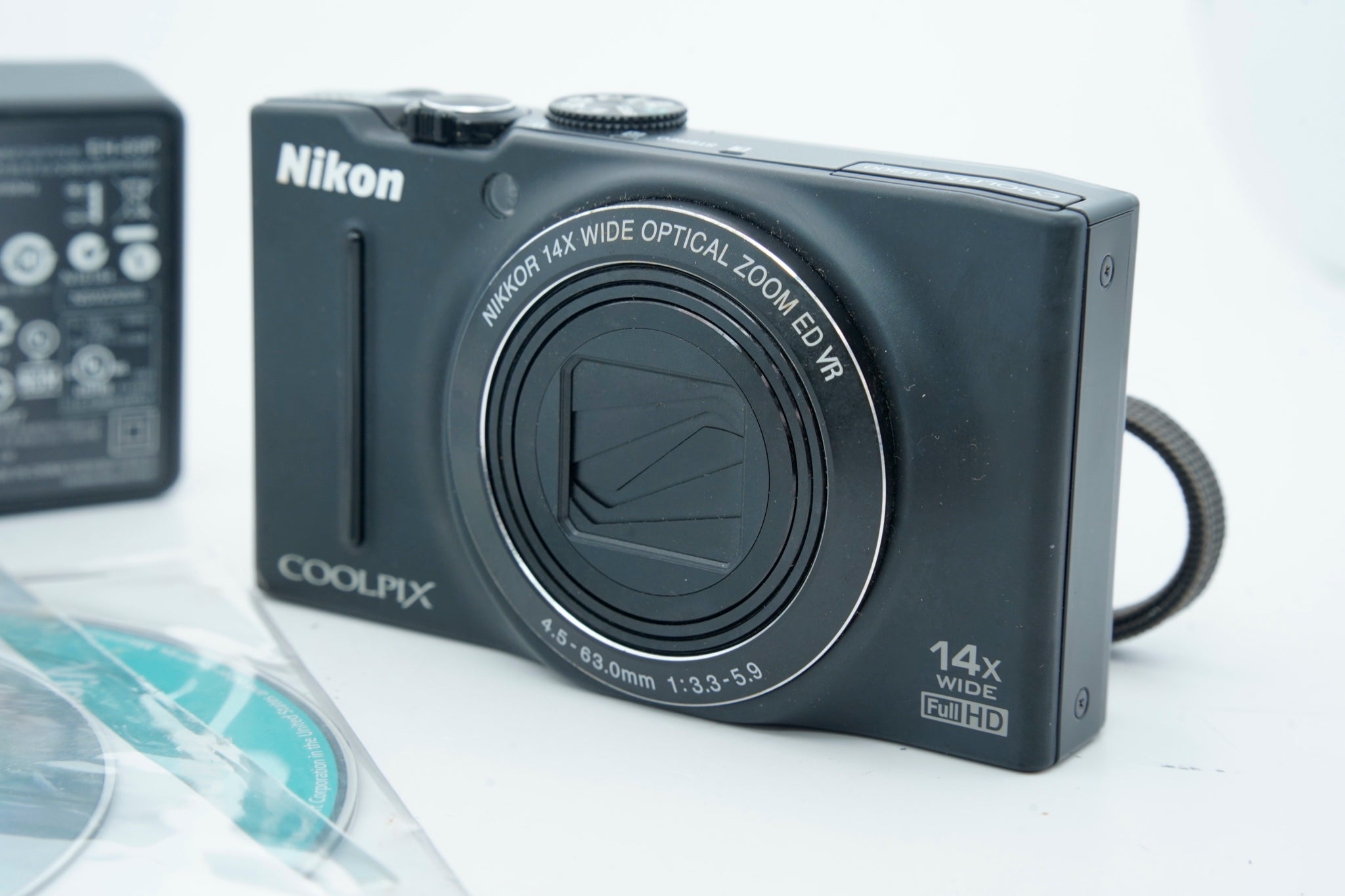 Nikon COOLPIX S8200 黒 バッテリー 充電器付属