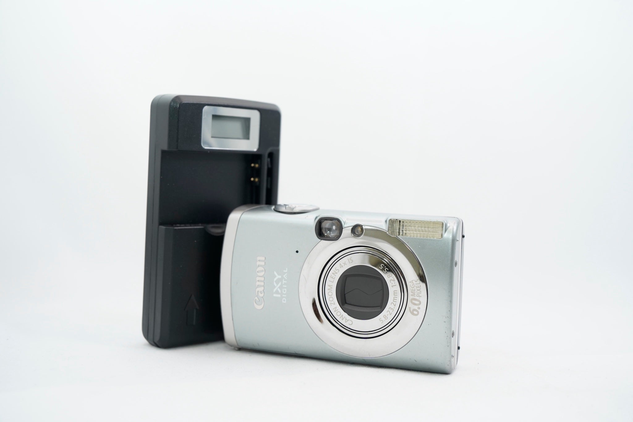 Canon IXY DIGITAL 800 IS シルバー(付属:バッテリー)
