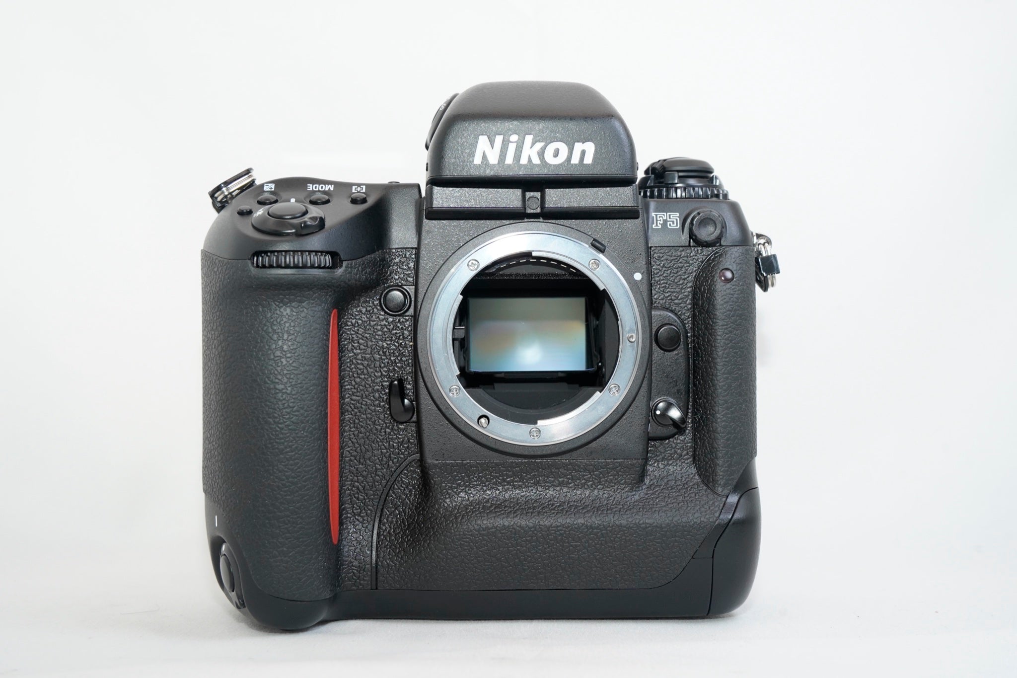 NIKON F5 / MF-28