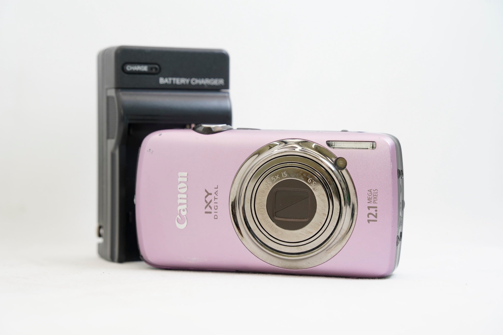 Canon IXY DIGITAL 930 IS ピンク（付属：バッテリー、充電器）