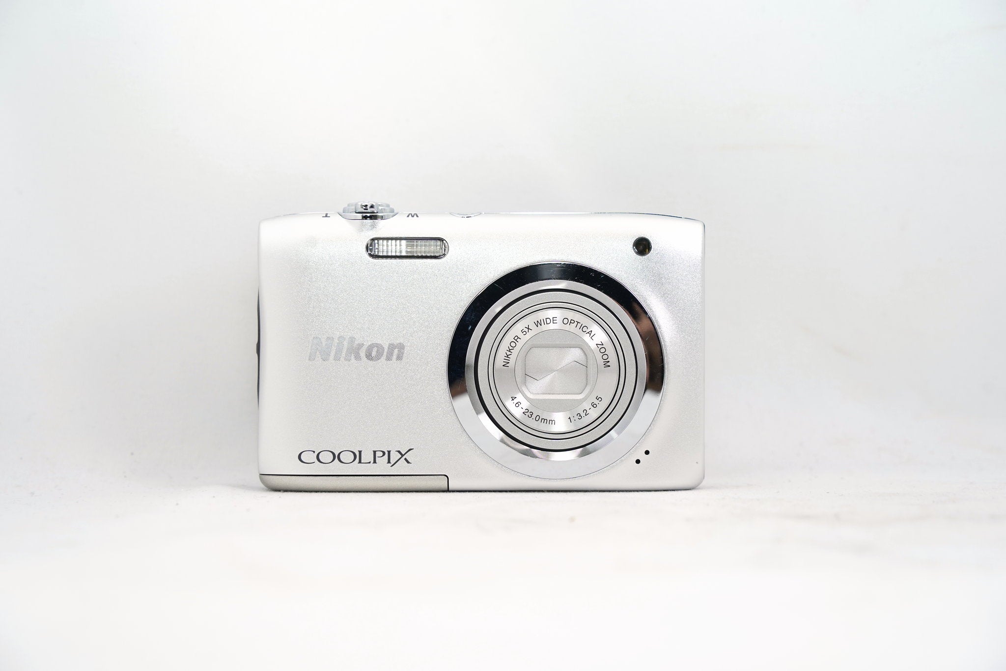 Nikon COOLPIX A100 シルバー 箱付 動作品 ニコン 8789 Nikon COOLPIX A100 シルバー
