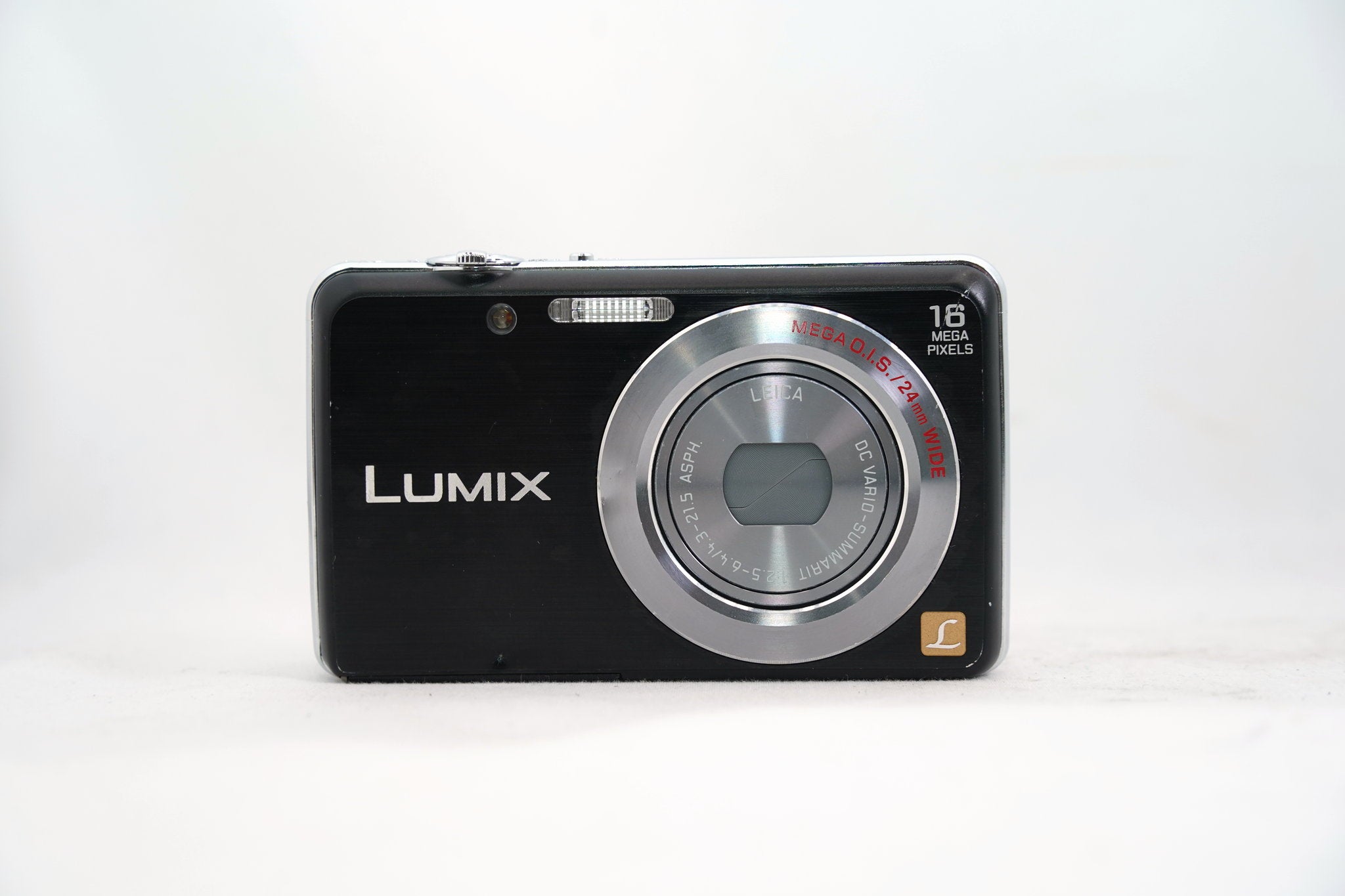 Panasonic DMC-FH8 ブラック