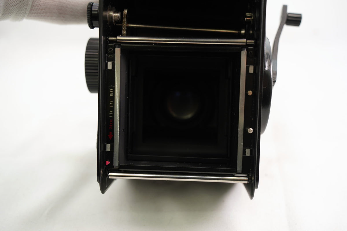 YASHICA MAT 124G