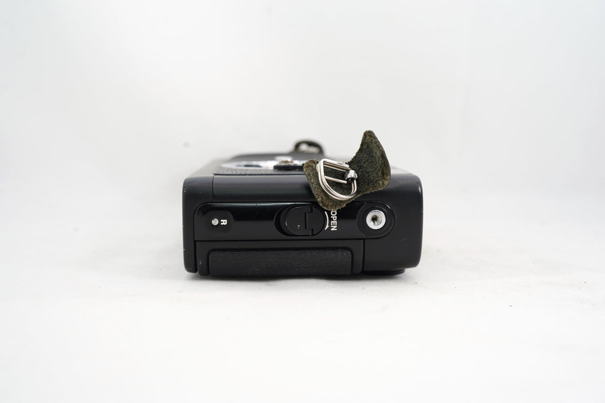 KONICA HEXAR RF / 50mm F2