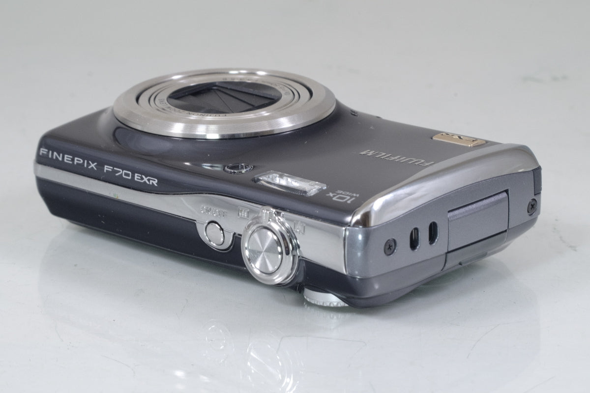 FUJIFILM FinePix F70 EXR ブラック バッテリー 充電器 元箱 その他 付き