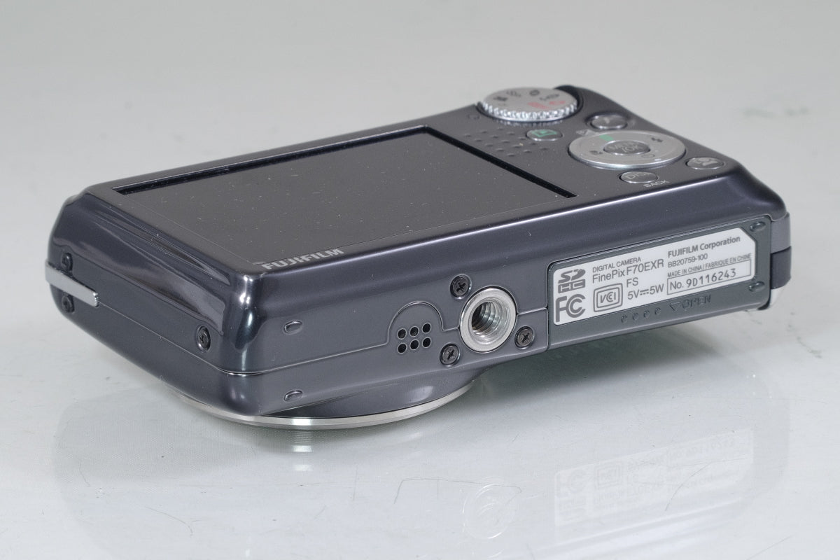 FUJIFILM FinePix F70 EXR ブラック バッテリー 充電器 元箱 その他 付き