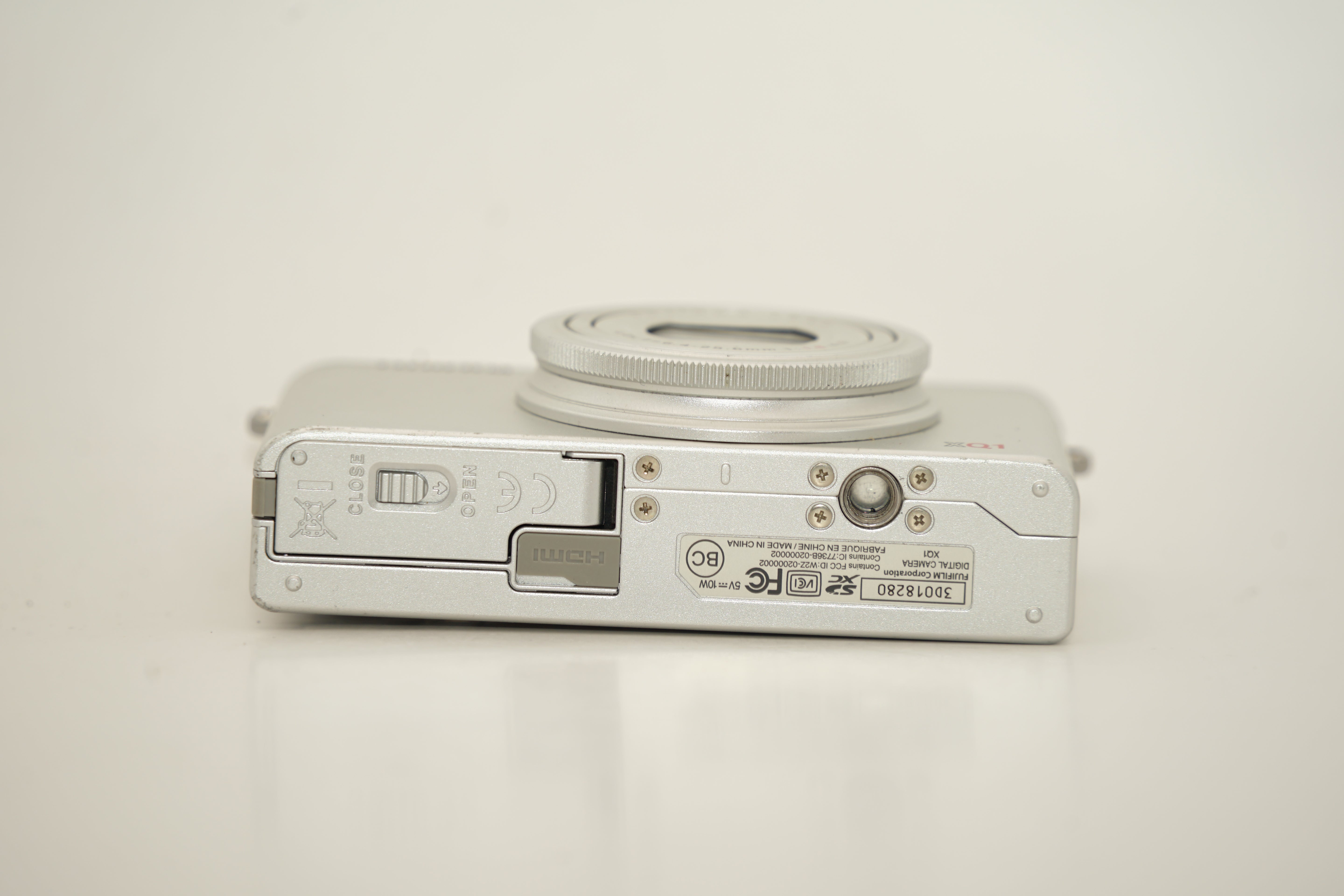 FUJIFILM XQ1 元箱 バッテリー 充電器付属