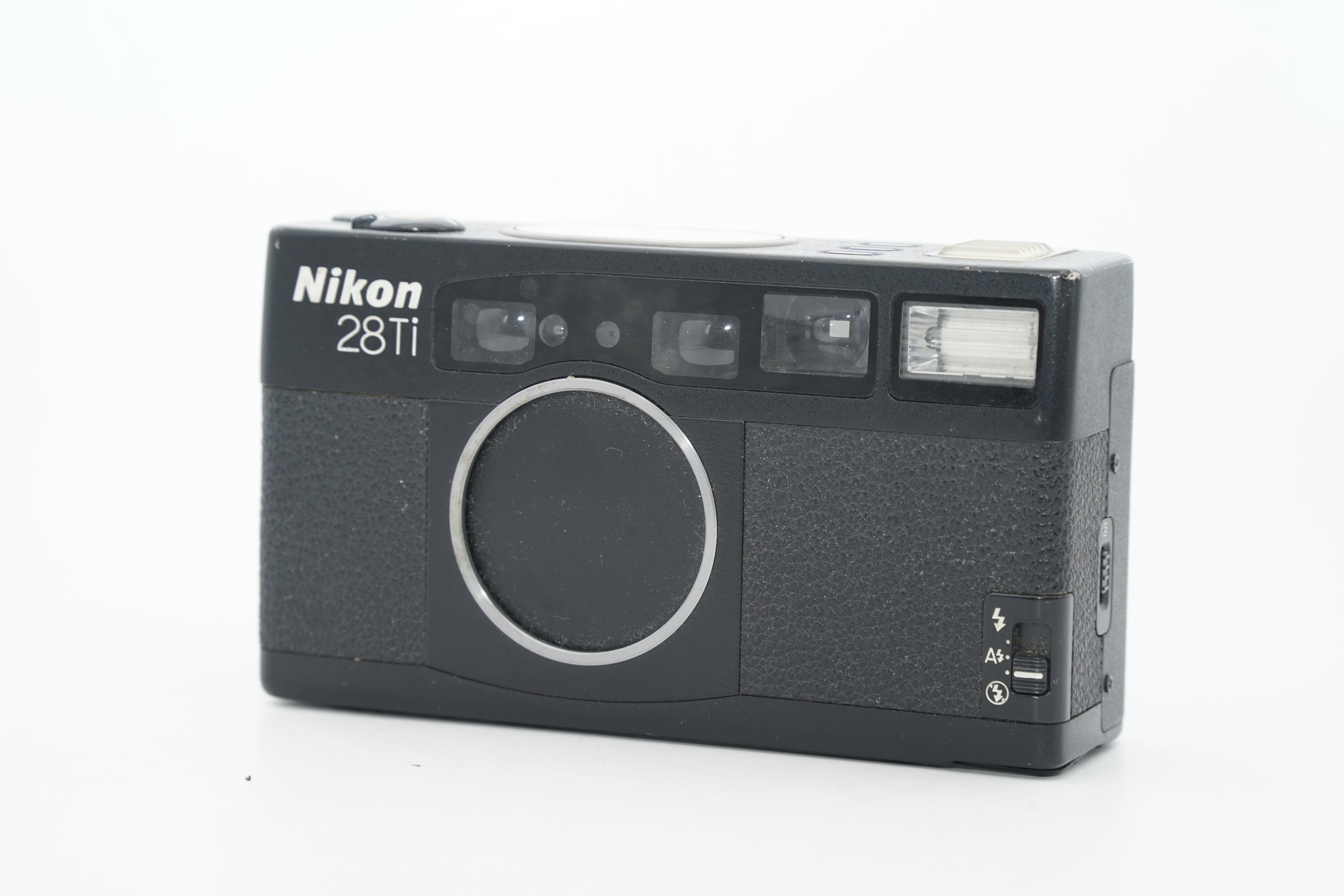 Nikon 28Ti ブラック