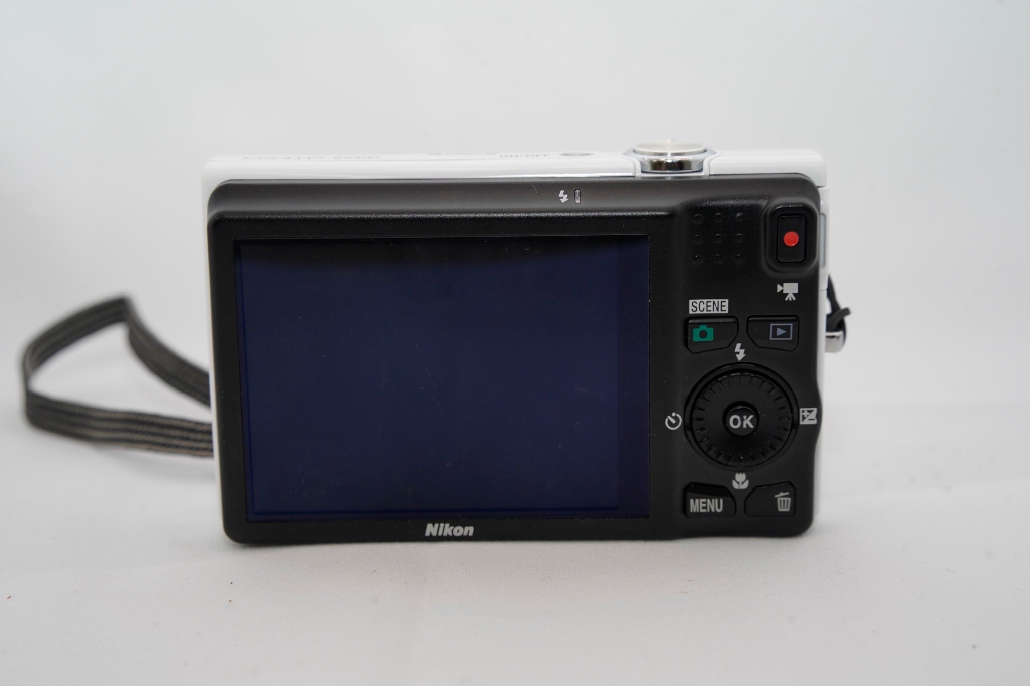 Nikon COOLPIX S6200 ホワイト 充電器付属