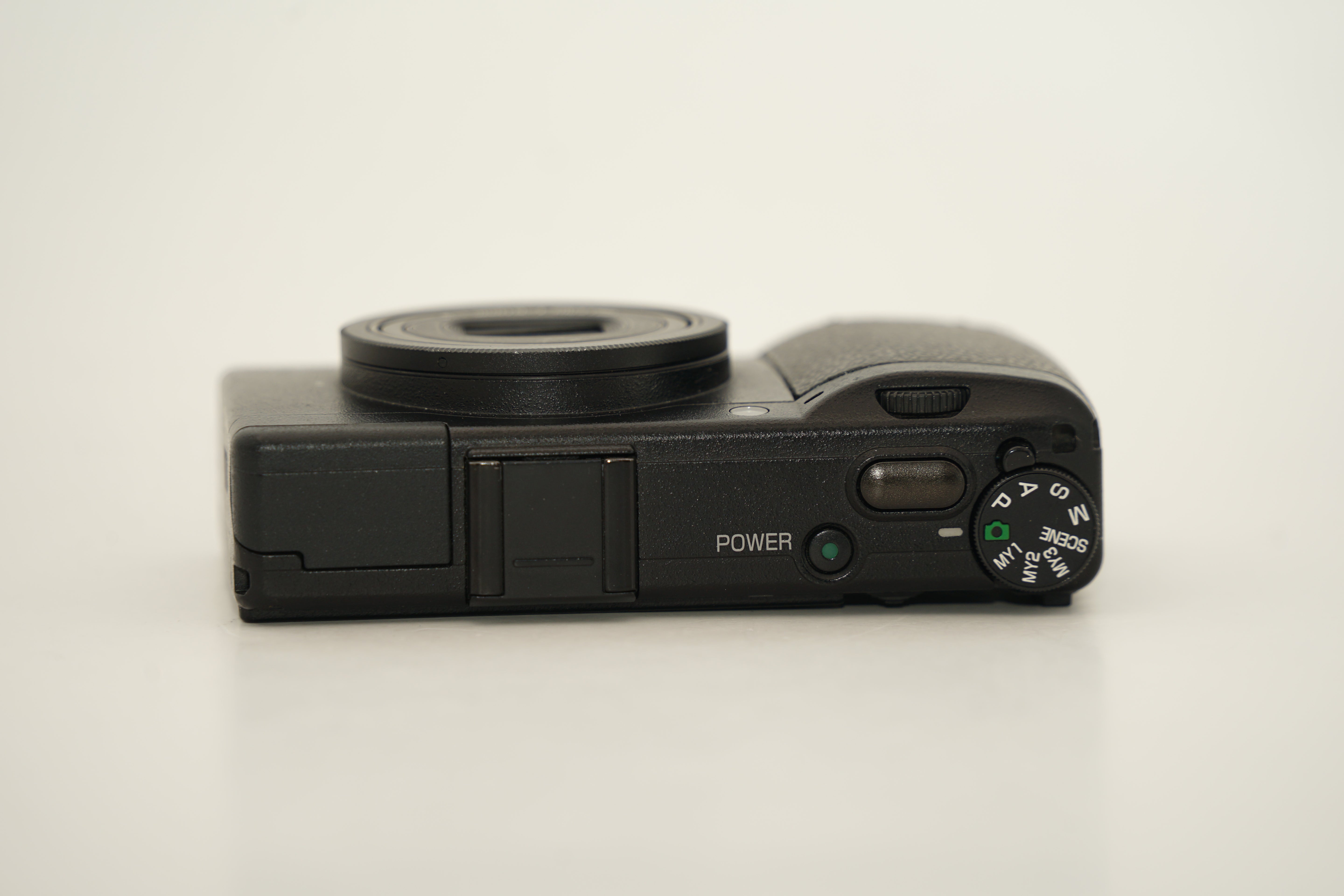 RICOH GR DIGITAL III バッテリー 充電器付属