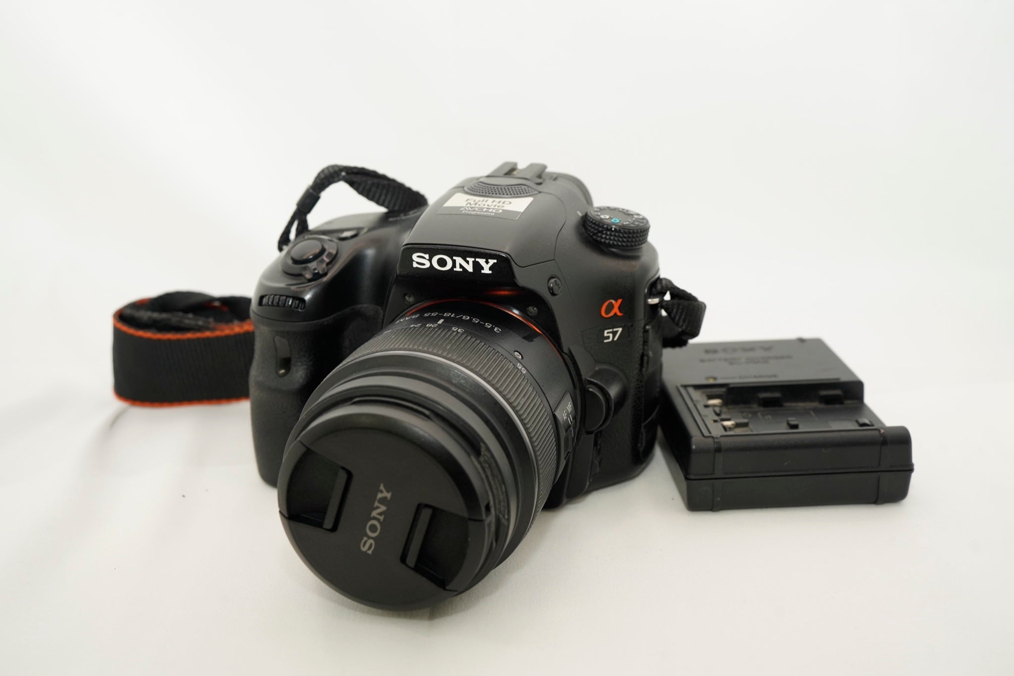 SONY α57 DT F3.5-5.6 18-55mm SAM レンズキット