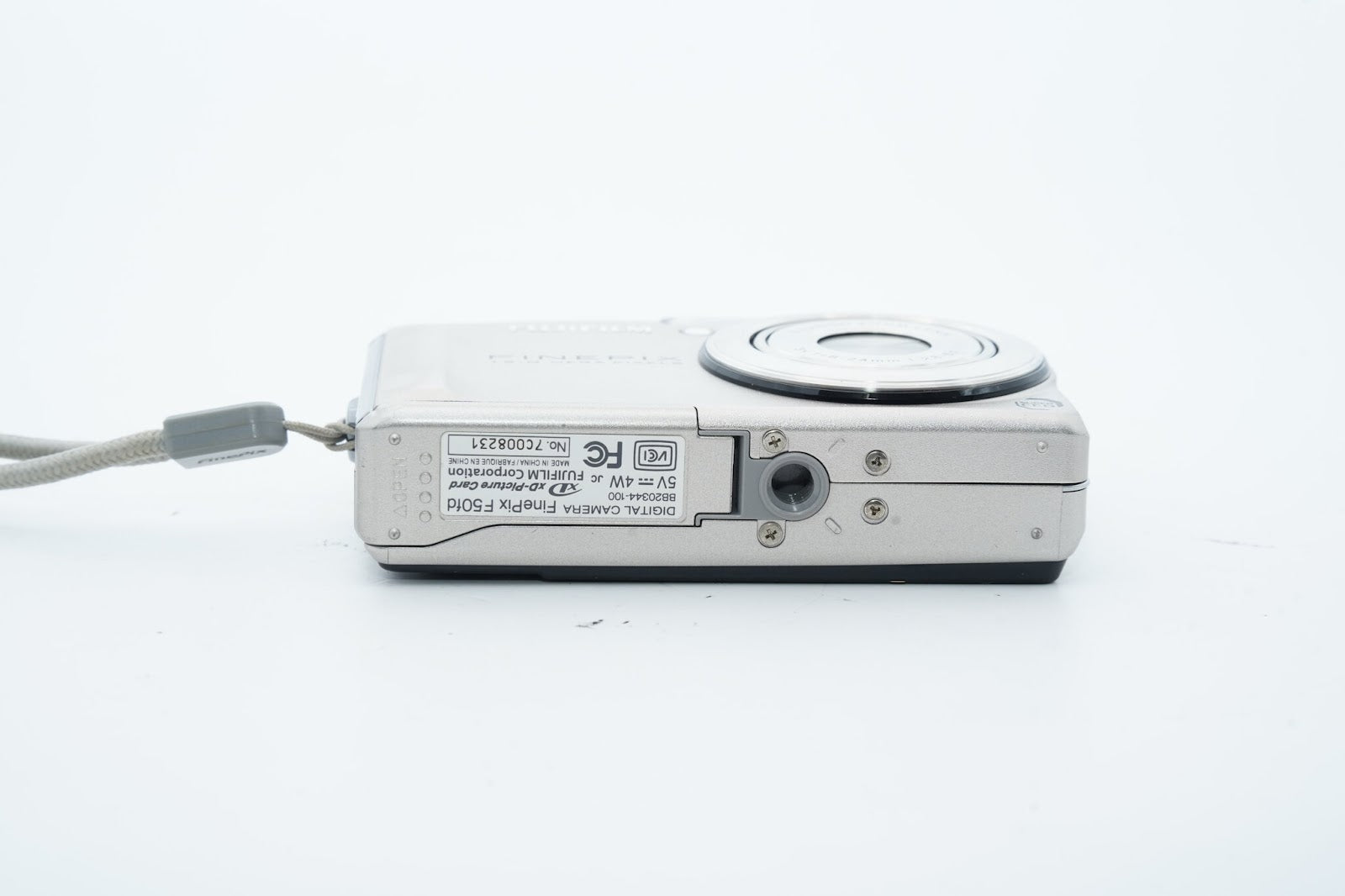 FUJIFILM FINEPIX F50fd ｼﾙﾊﾞｰバッテリー 充電器付属