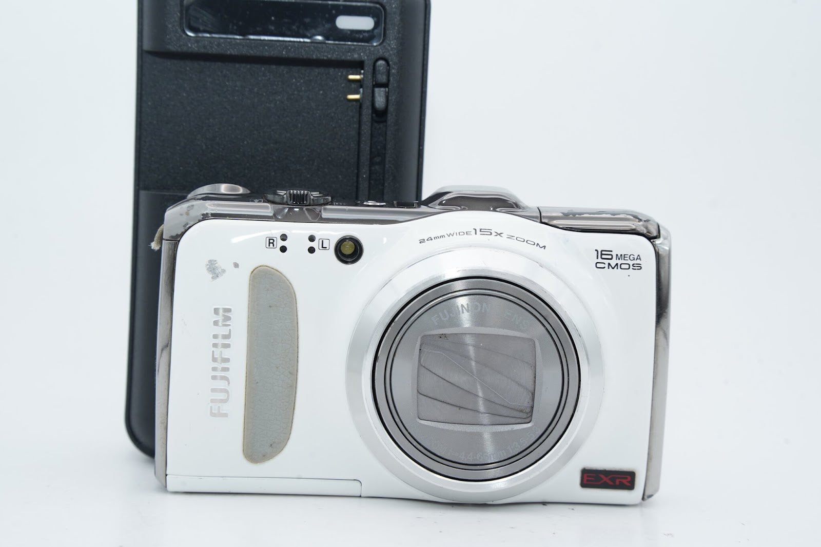 FUJIFILM FINEPIX F550 EXR ﾎﾜｲﾄ バッテリー 充電器付属