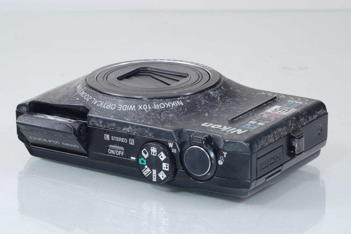 Nikon COOLPIX S8100（ノーブルブラック）