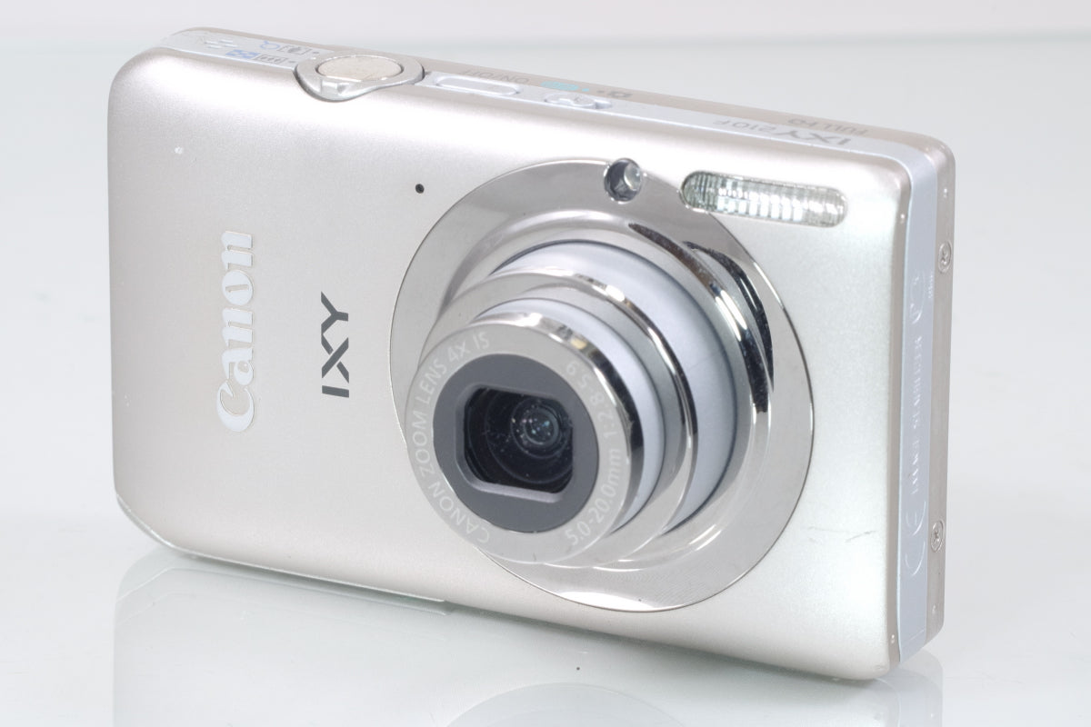 Canon IXY 210F（シルバー）