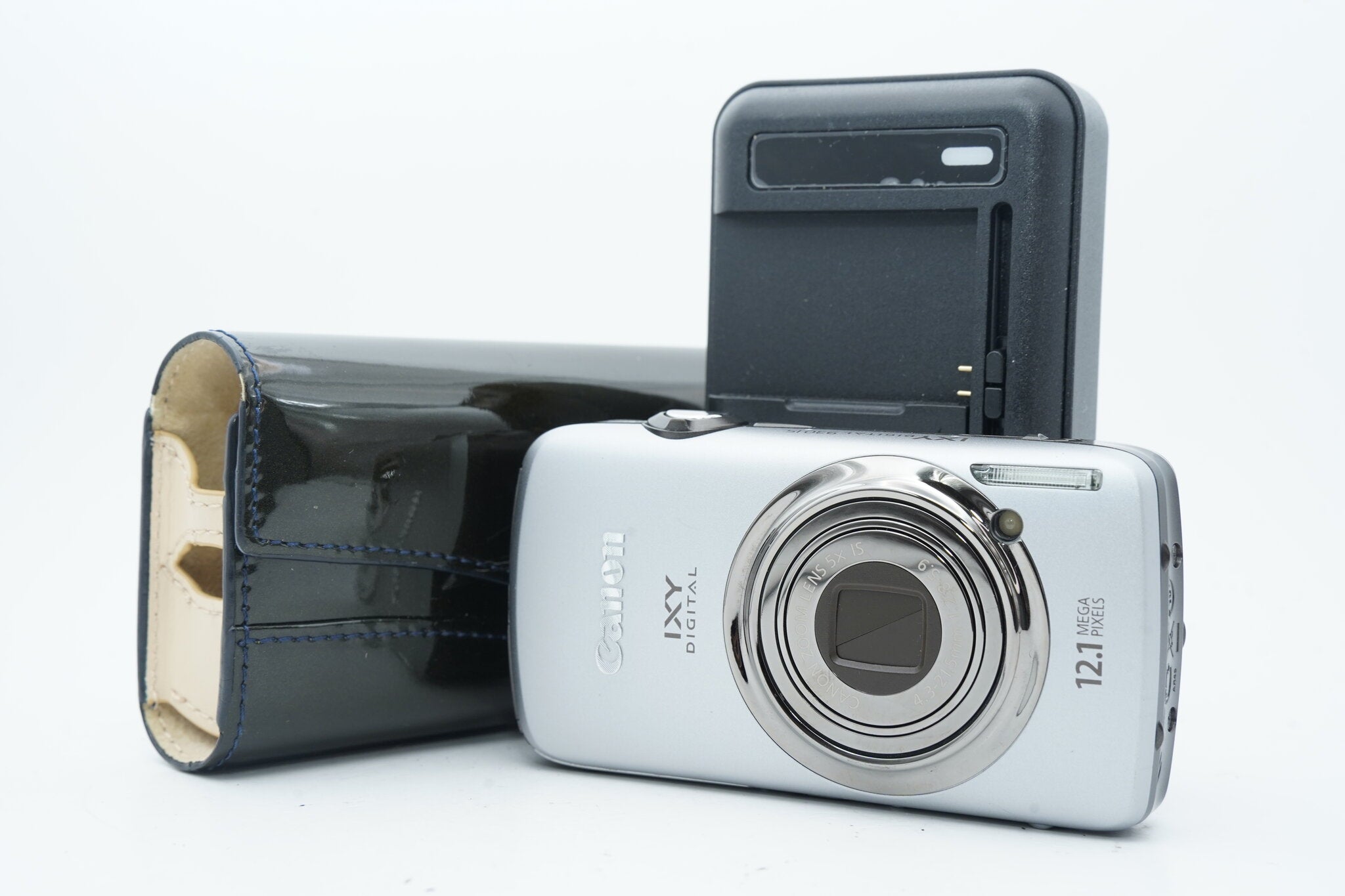 Canon IXY DIGITAL 930 IS シルバー バッテリー 充電器付属