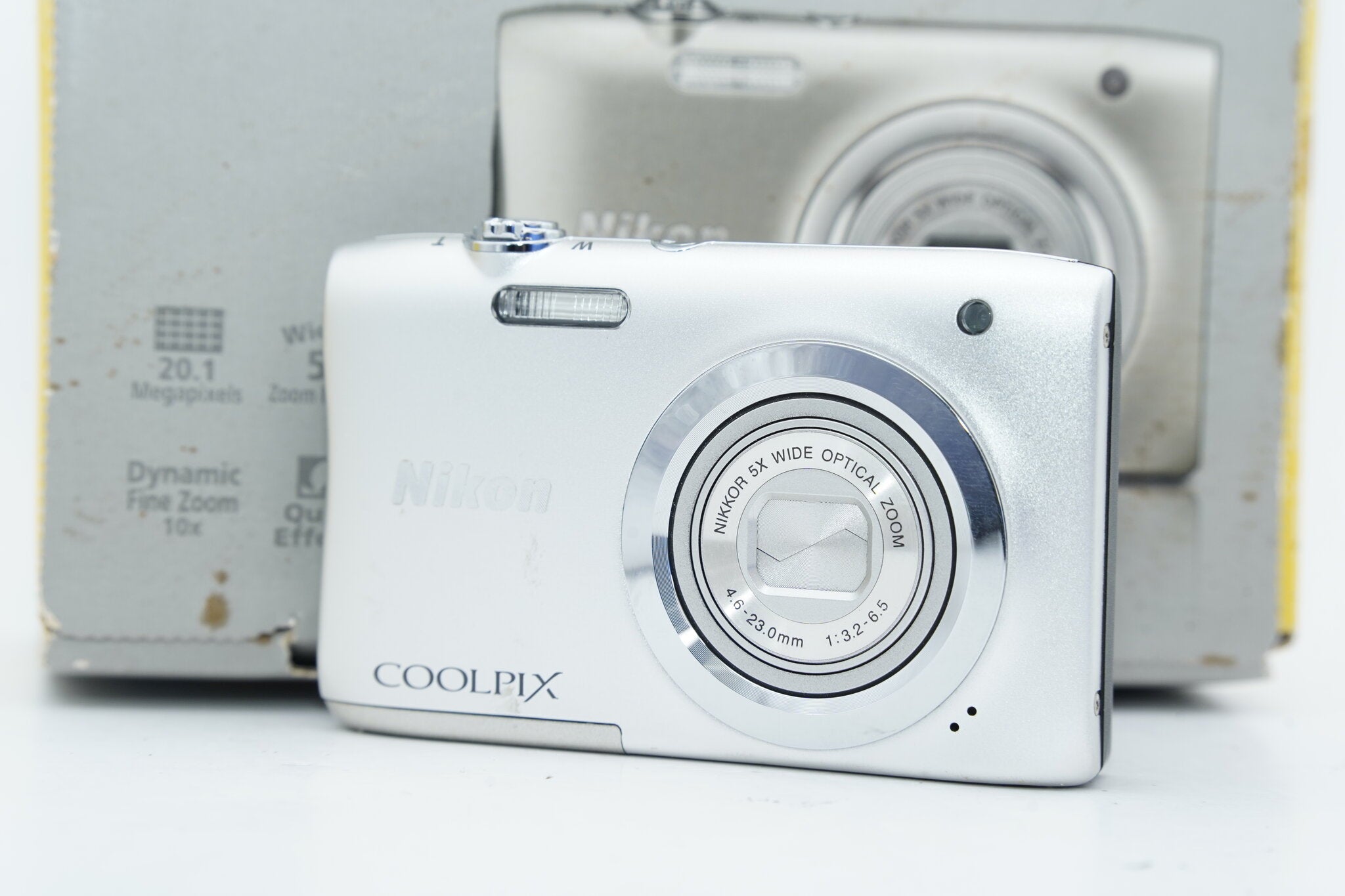 Nikon COOLPIX A100 ｼﾙﾊﾞｰ バッテリー 充電器付属 [箱付属]