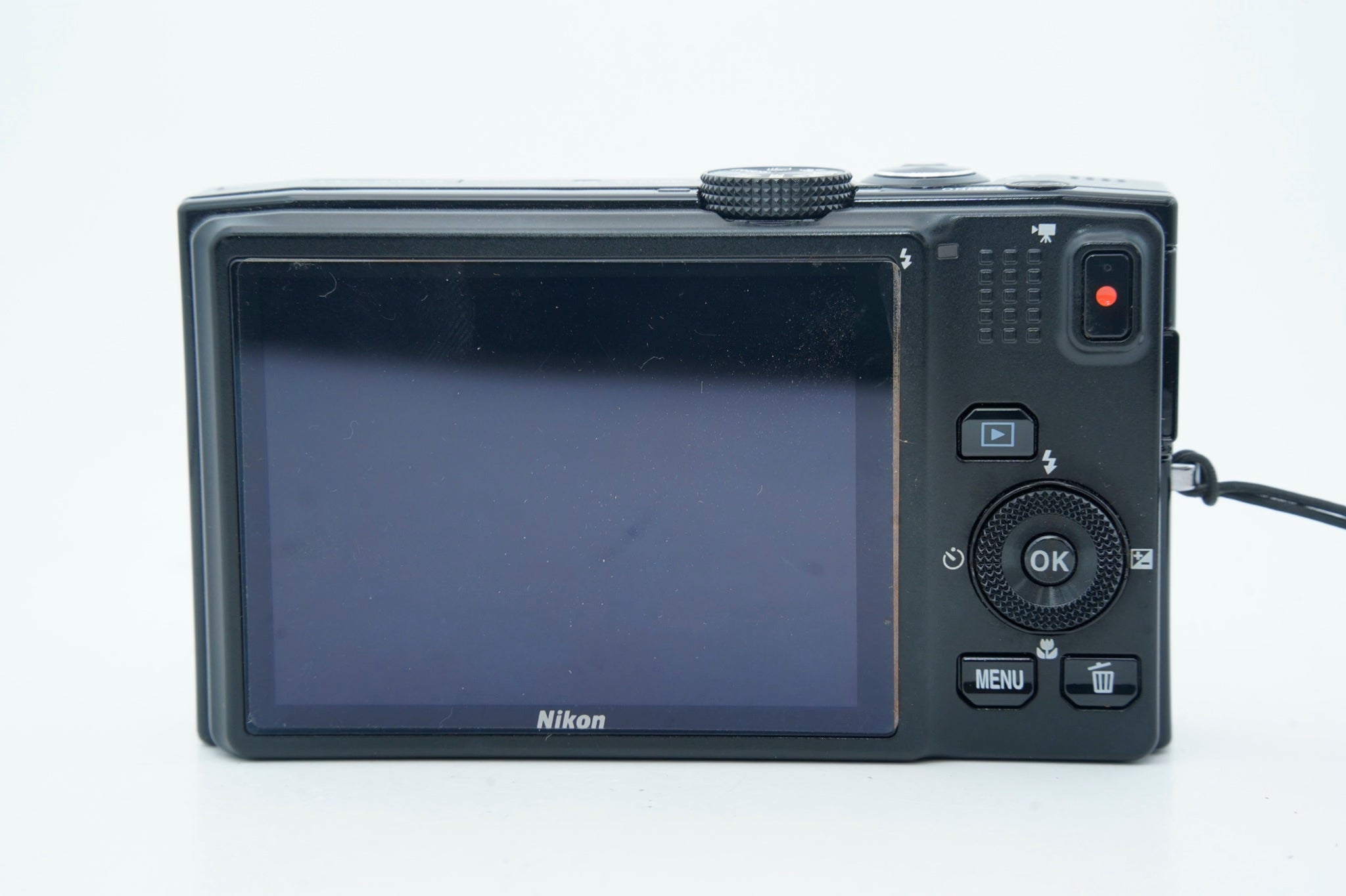 【✨美品✨】Nikon COOLPIX S8200【✨新品バッテリー付✨】 Nikon COOLPIX S8200 黒 バッテリー 充電器付属