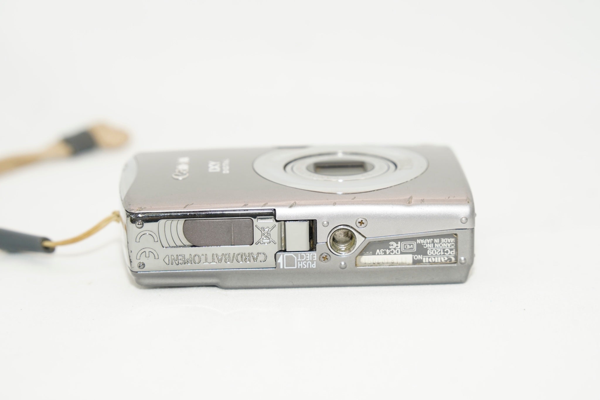 Canon IXY DIGITAL 900 IS シルバー バッテリー付属