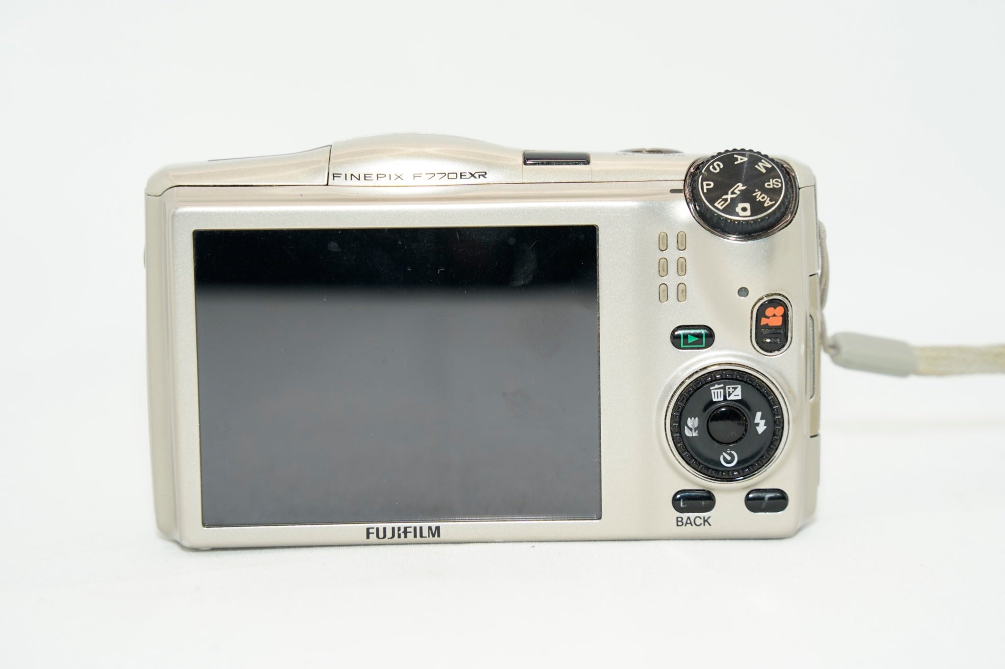 FUJIFILM FINEPIX F770 EXR シルバー