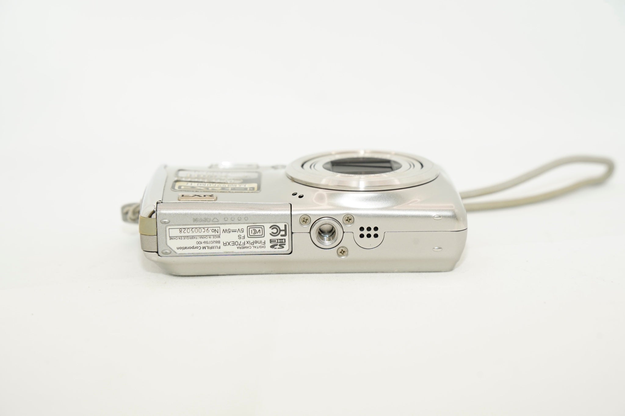 FUJIFILM FinePix F70 EXR シルバー