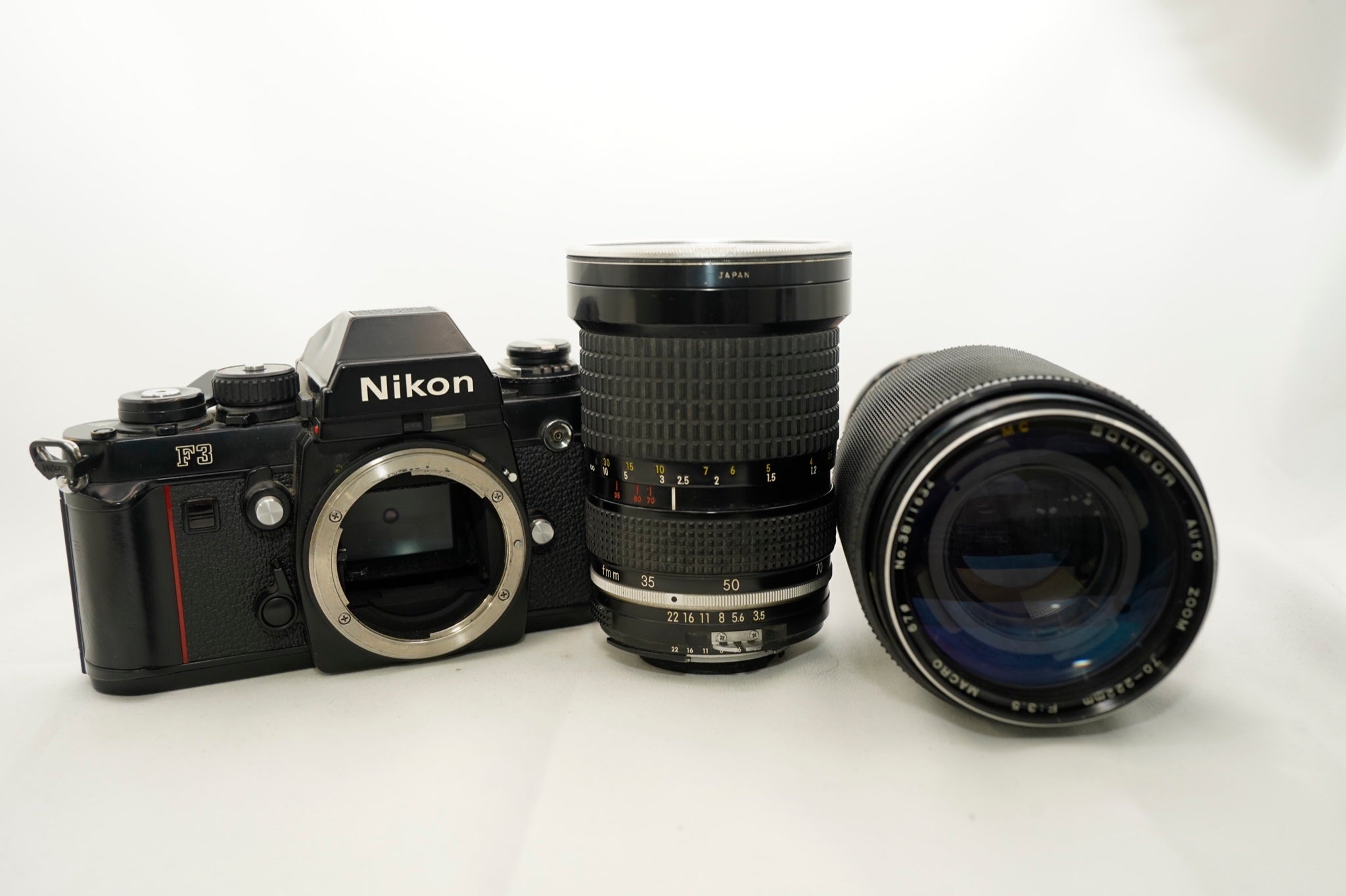Nikon F3 / NIKKOR 35-70mm F3.5 / MC AUTO ZOOM 70-222mm F3.5 MACRO