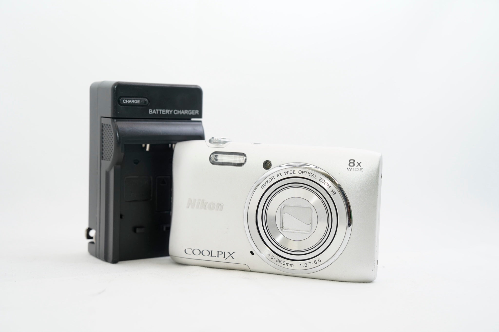 Nikon COOLPIX S3600 ｼﾙﾊﾞｰ（付属：バッテリー）