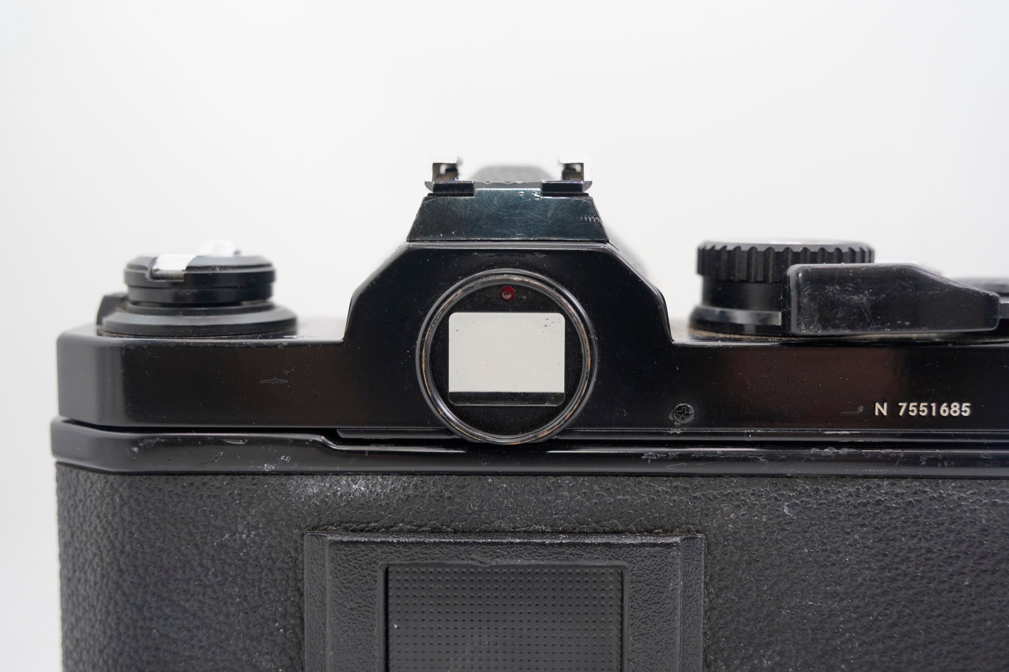 NIKON FM2 / AI 28mm F2.8