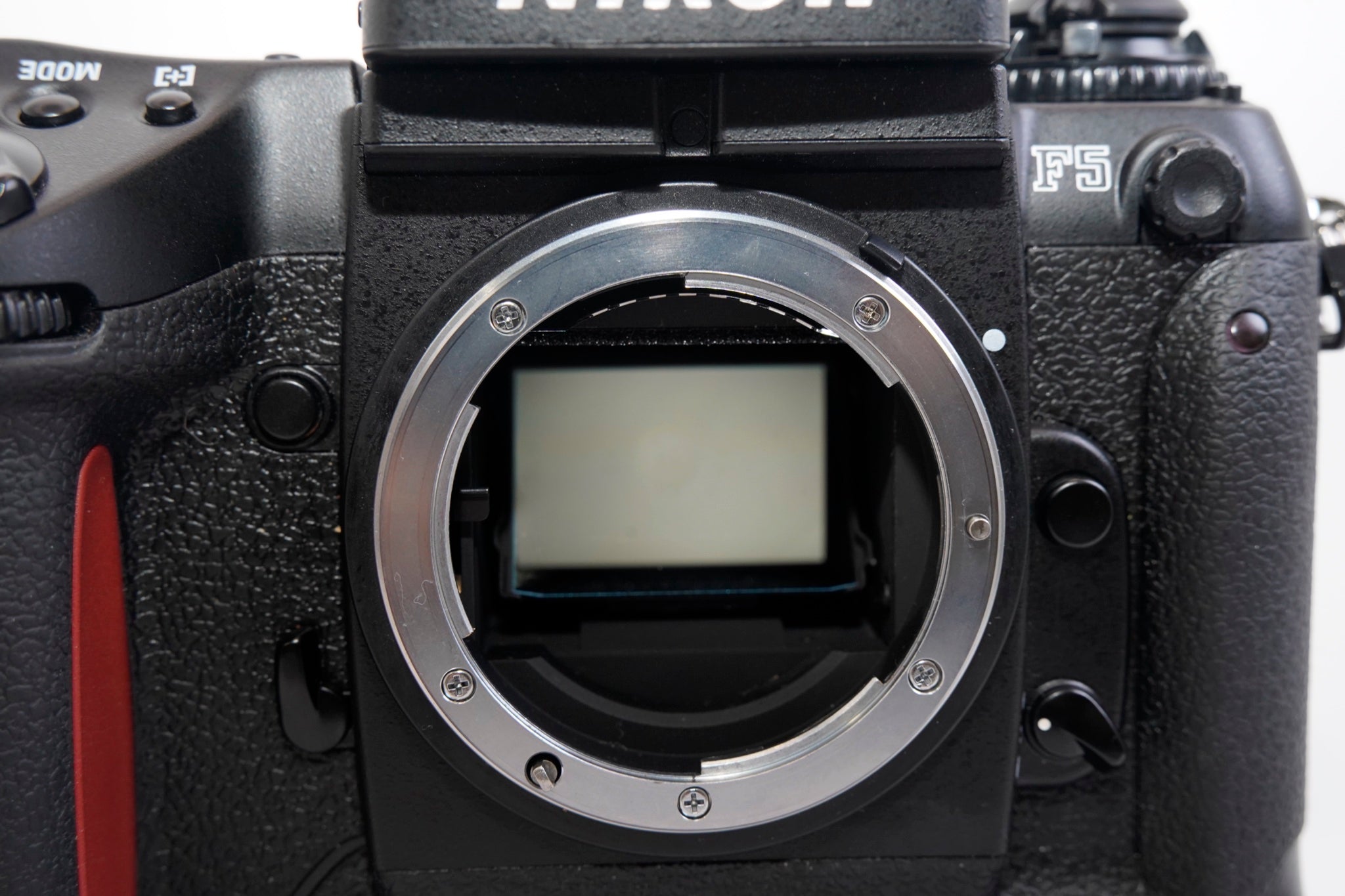 NIKON F5 / MF-28