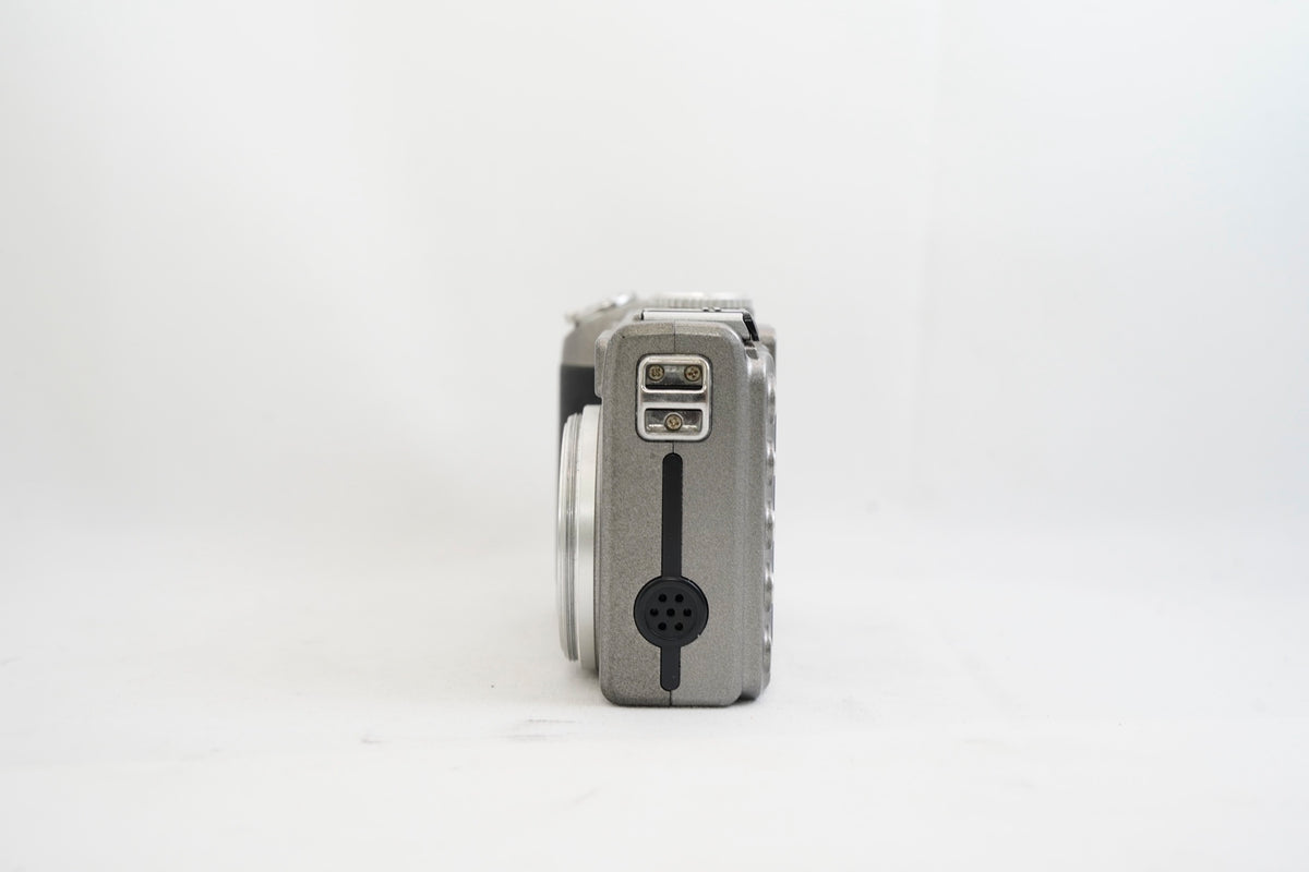 NIKON P5000