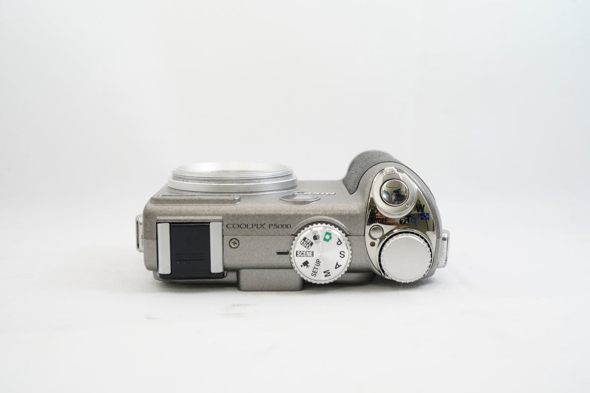 NIKON P5000
