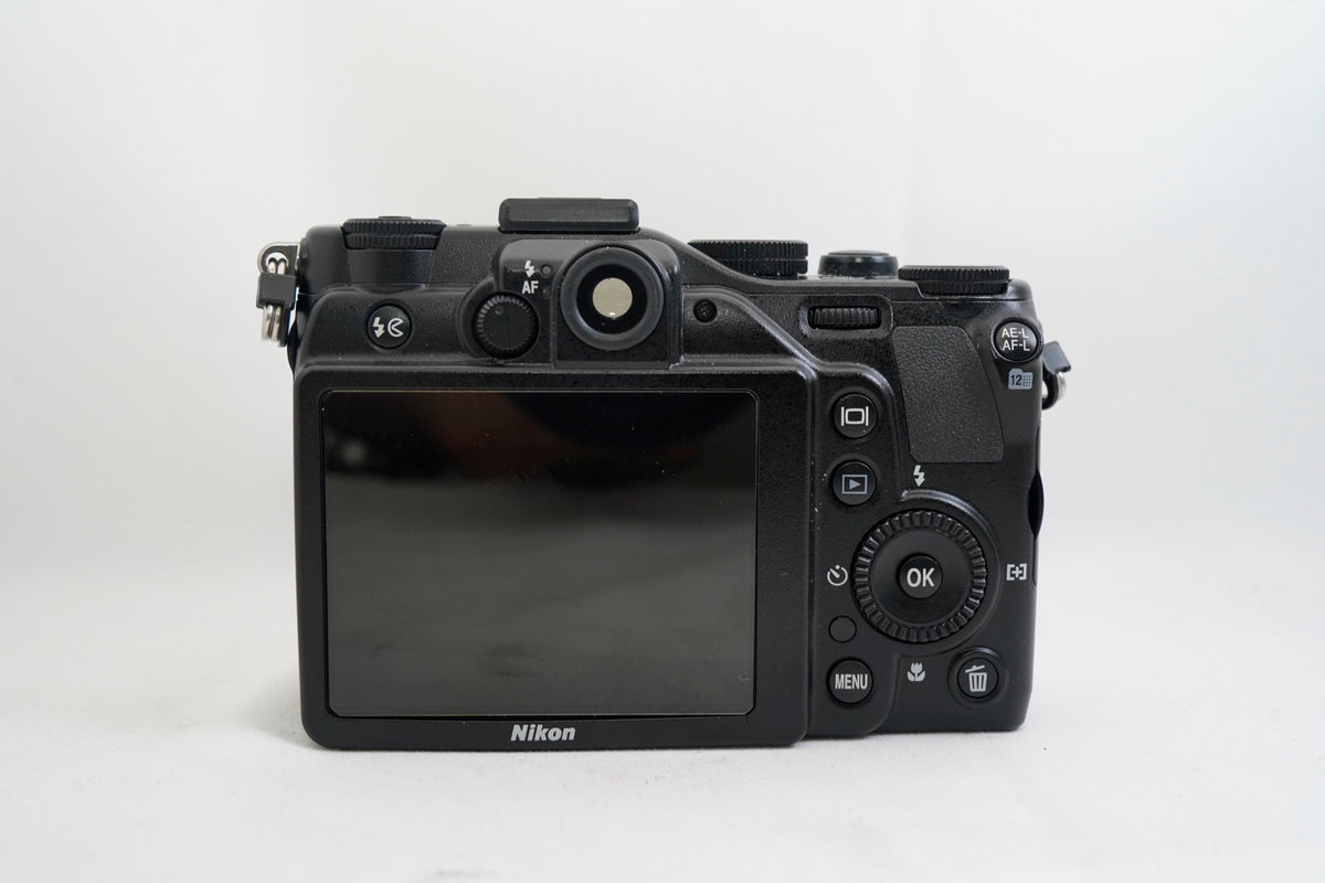 Nikon COOLPIX P7000