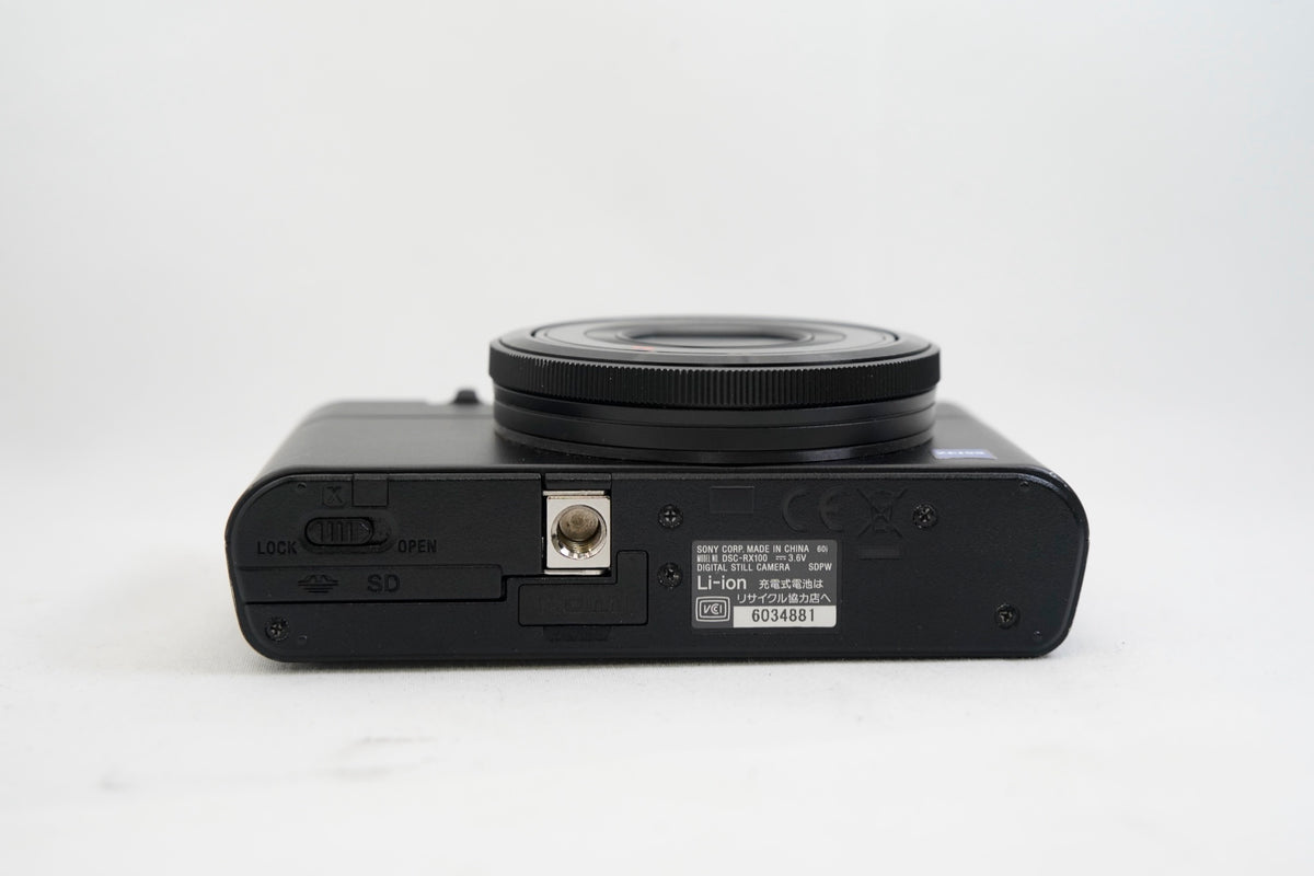 SONY Cyber-shot DSC-RX100 (881055002802)（付属：バッテリー）