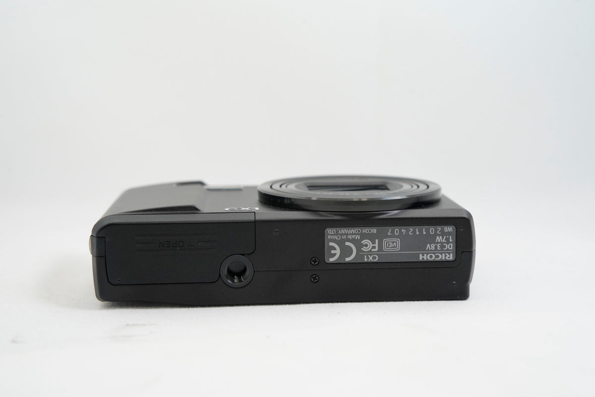 RICOH CX1 ブラック（付属：バッテリー 充電器 箱）