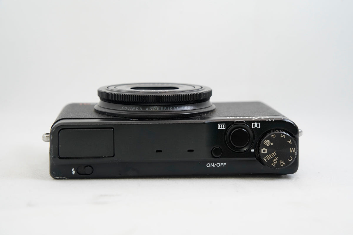 FUJIFILM XQ1 (4C010208)