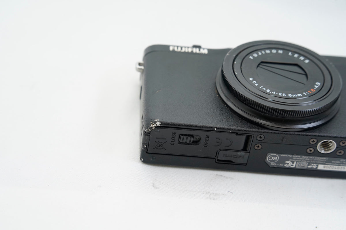 FUJIFILM XQ1 (4C010208)