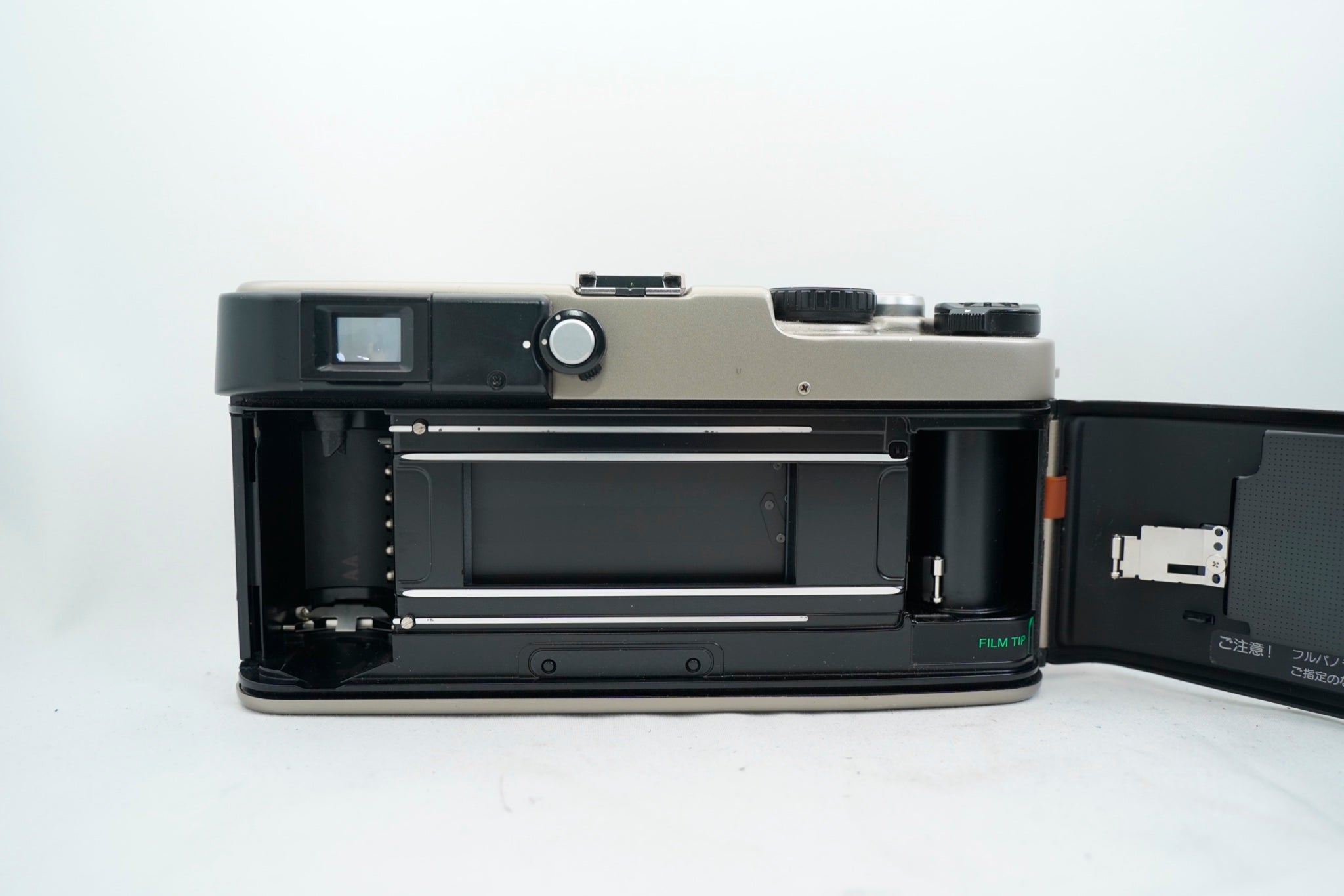 FUJIFILM TX-1 / SUPER-EBC FUJINON 45mm F4 フィルター付属