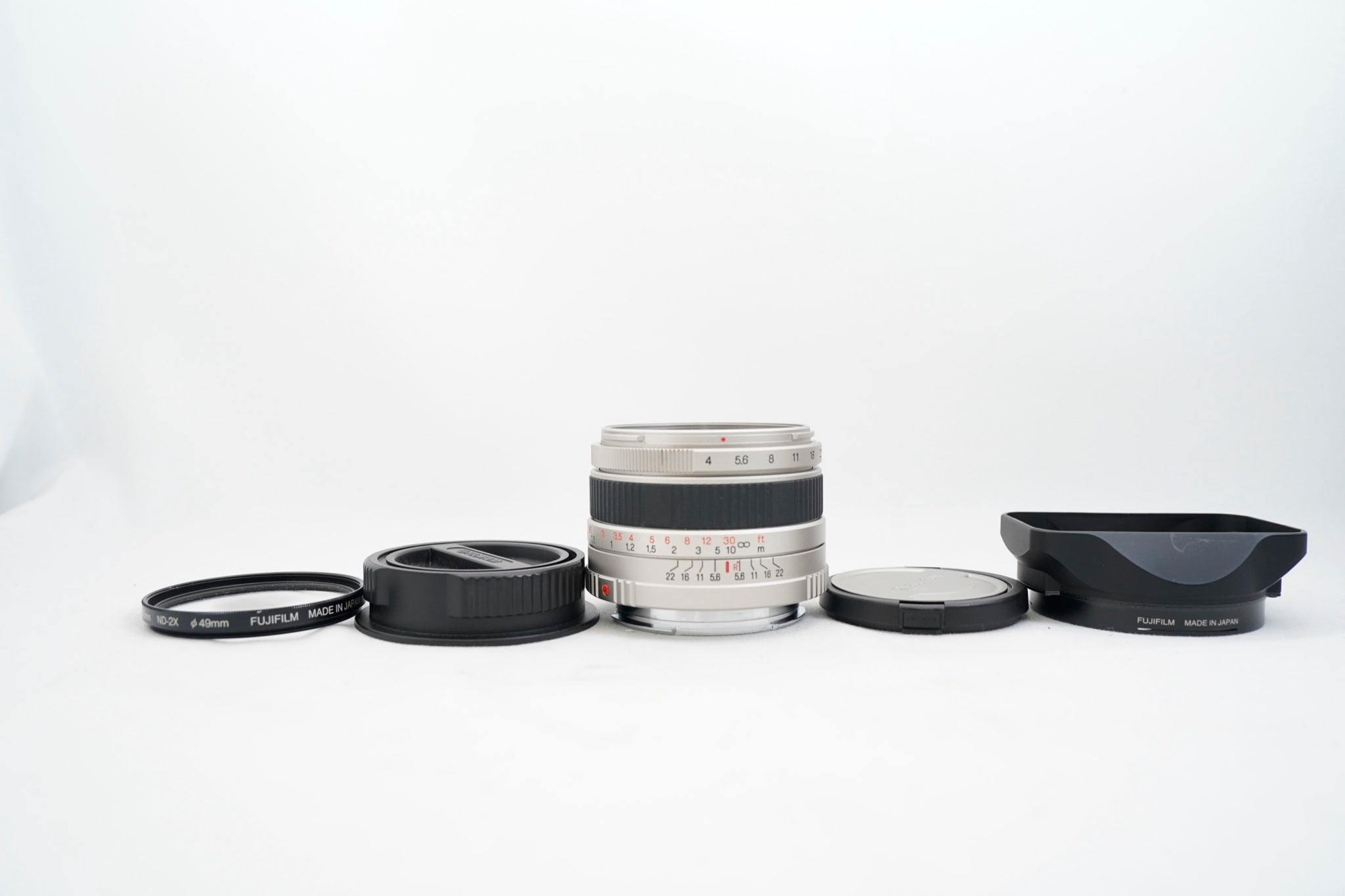 FUJIFILM TX-1 / SUPER-EBC FUJINON 45mm F4 フィルター付属