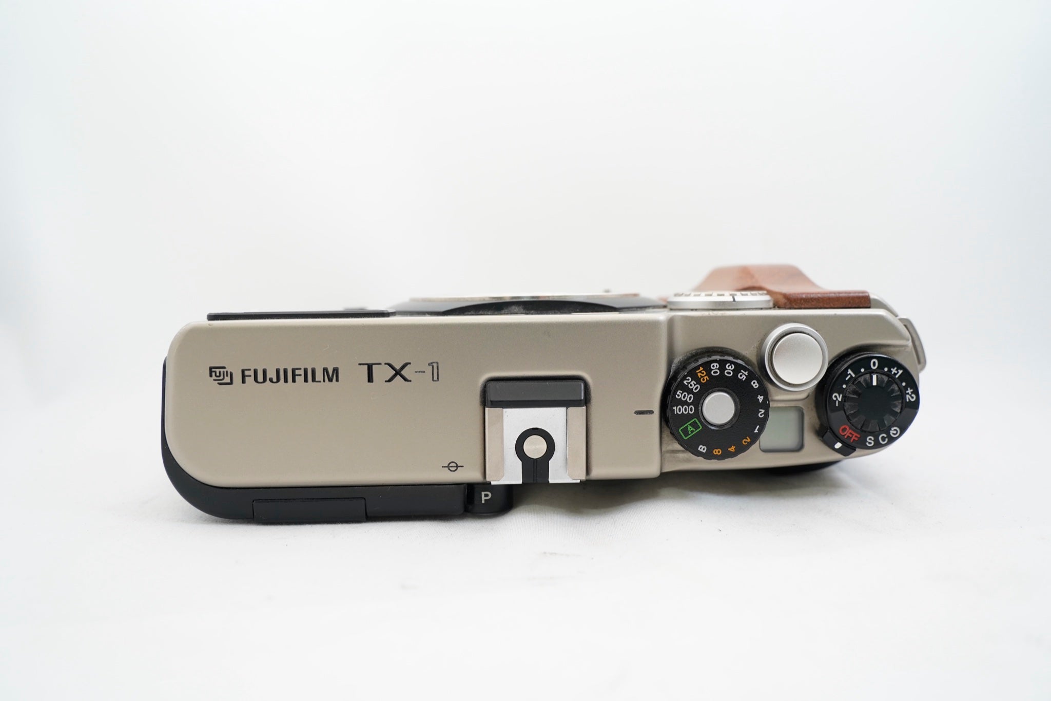FUJIFILM TX-1 / SUPER-EBC FUJINON 45mm F4 フィルター付属