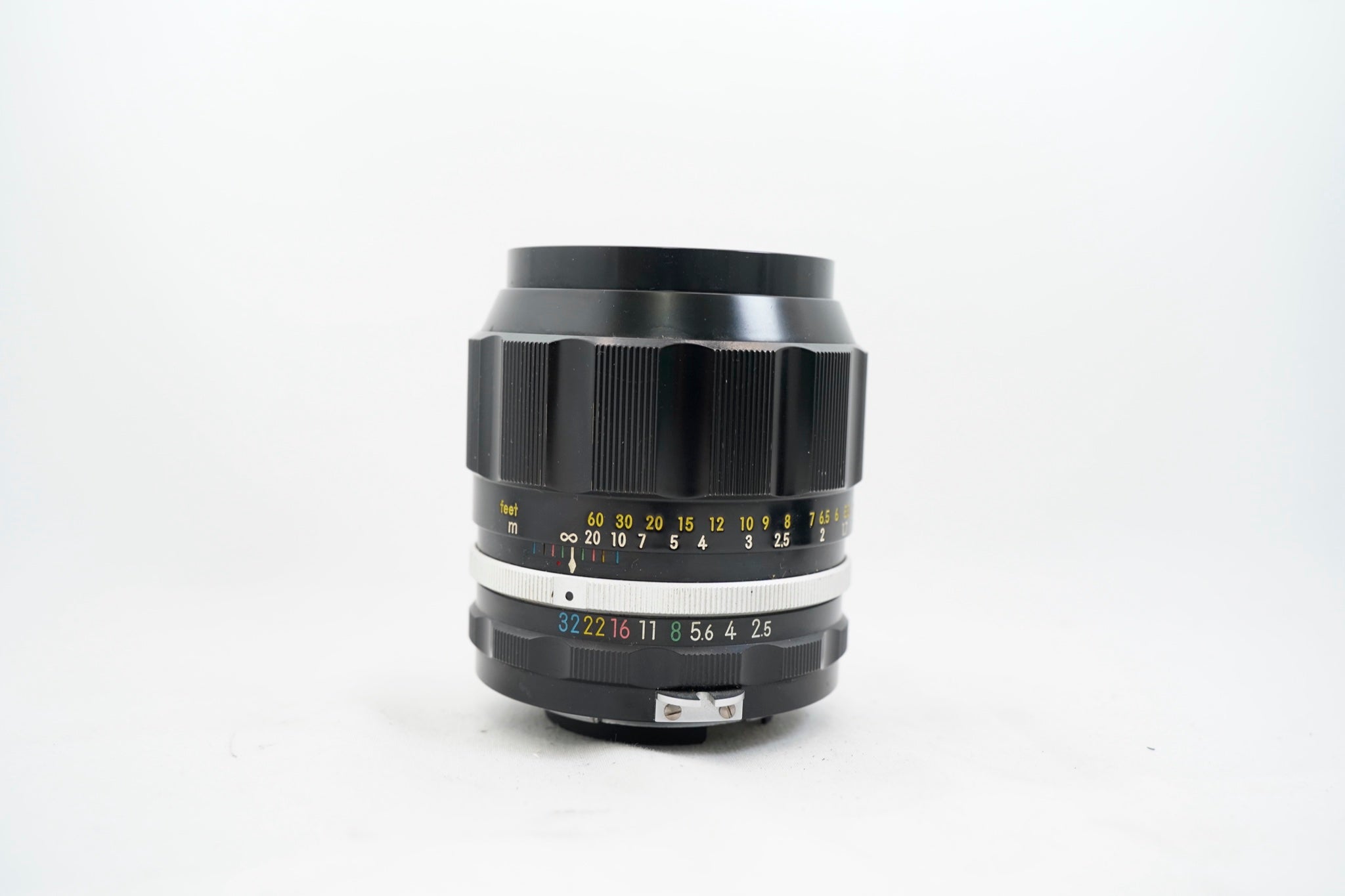 NIKON NIKKOR-P 105mm F2.5 #4074 - 4