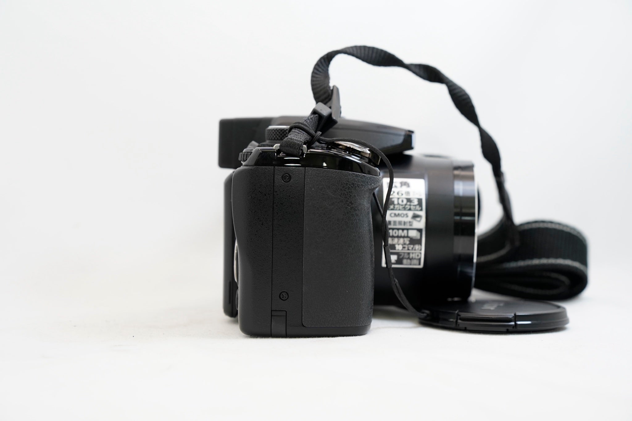 Nikon COOLPIX P100（付属：バッテリー、ケーブル充電器）