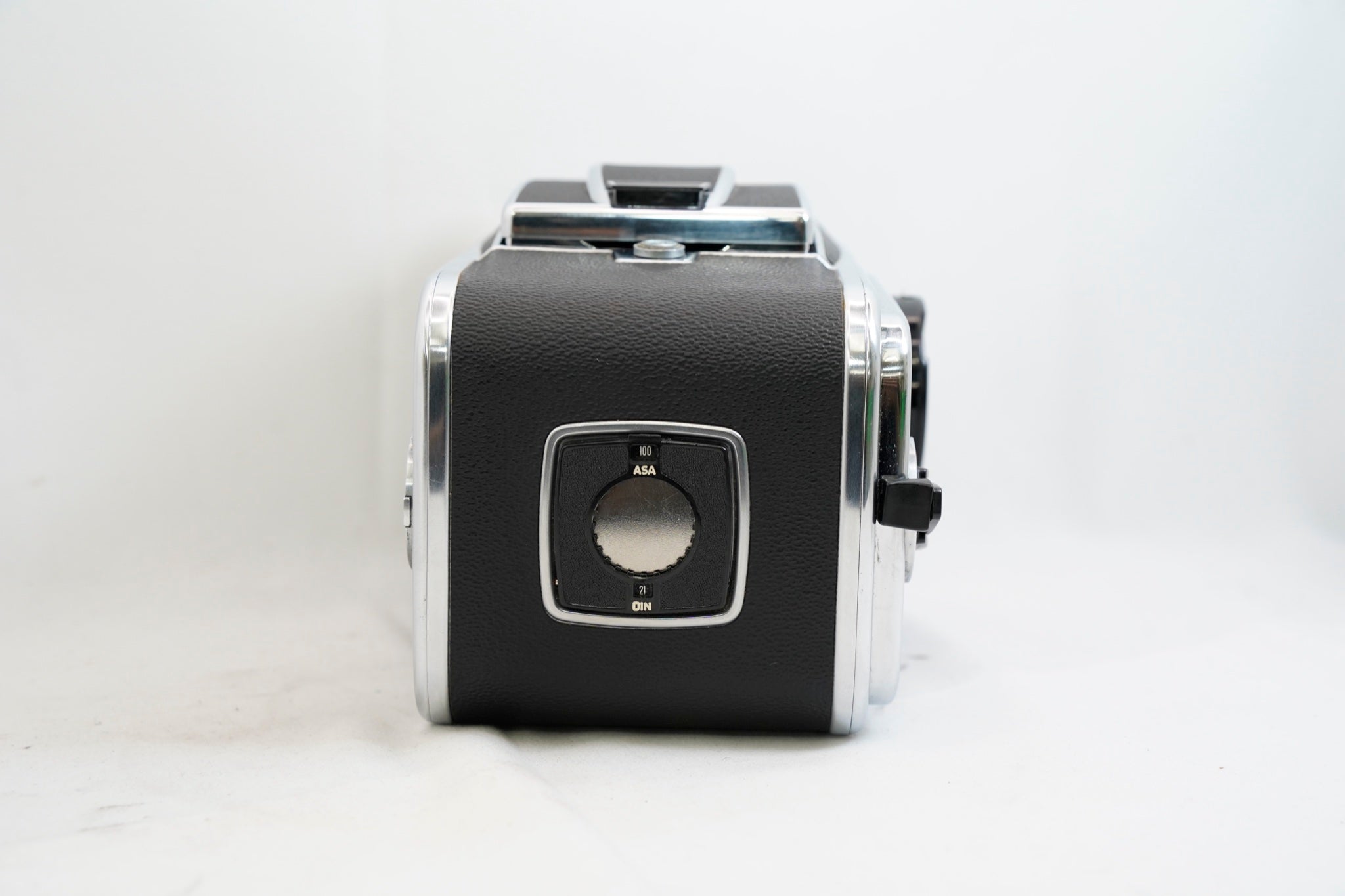 HASSELBLAD 500C/M + A12 / Planar 80mm F2.8 / PAPID WINDING CRANK +