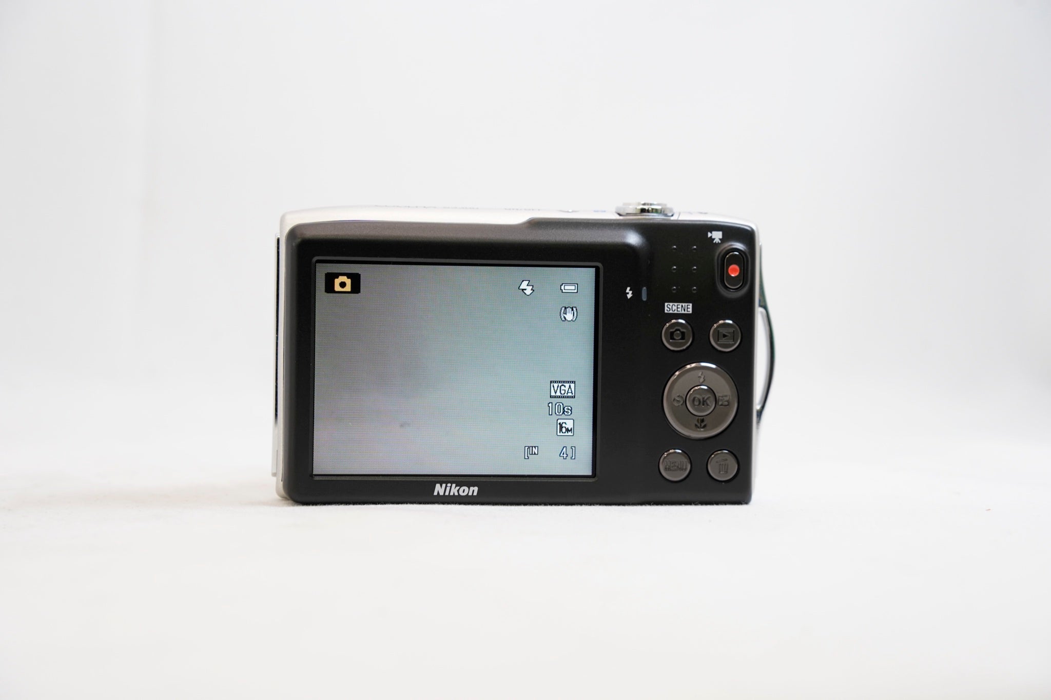 Nikon COOLPIX S3300 シルバー（付属：バッテリー）
