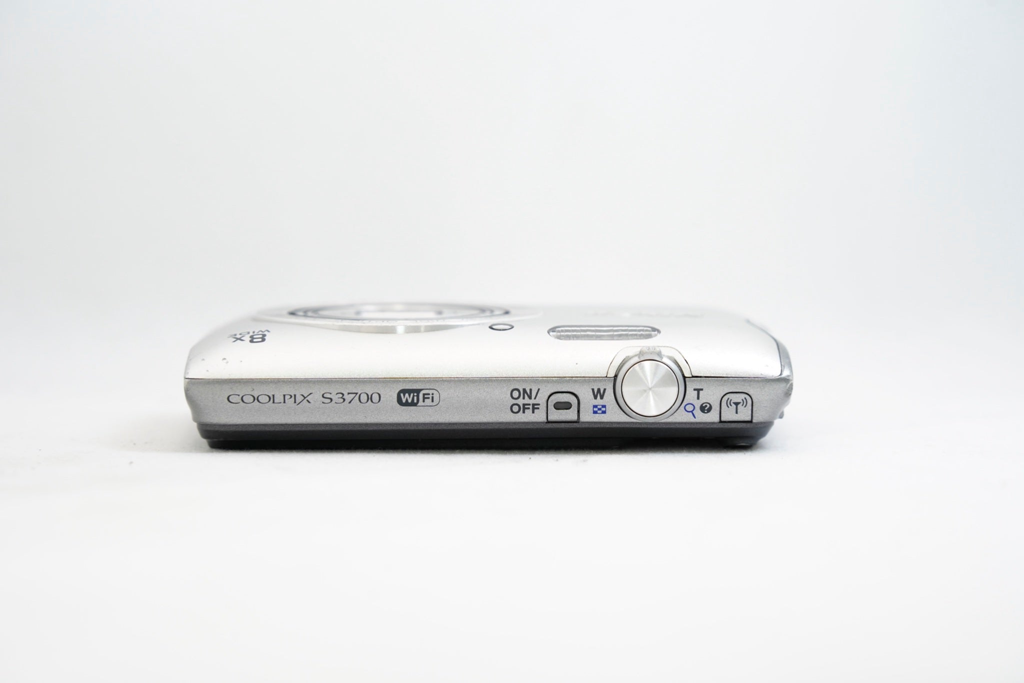 Nikon COOLPIX S3700 シルバー（付属：バッテリー、充電器）