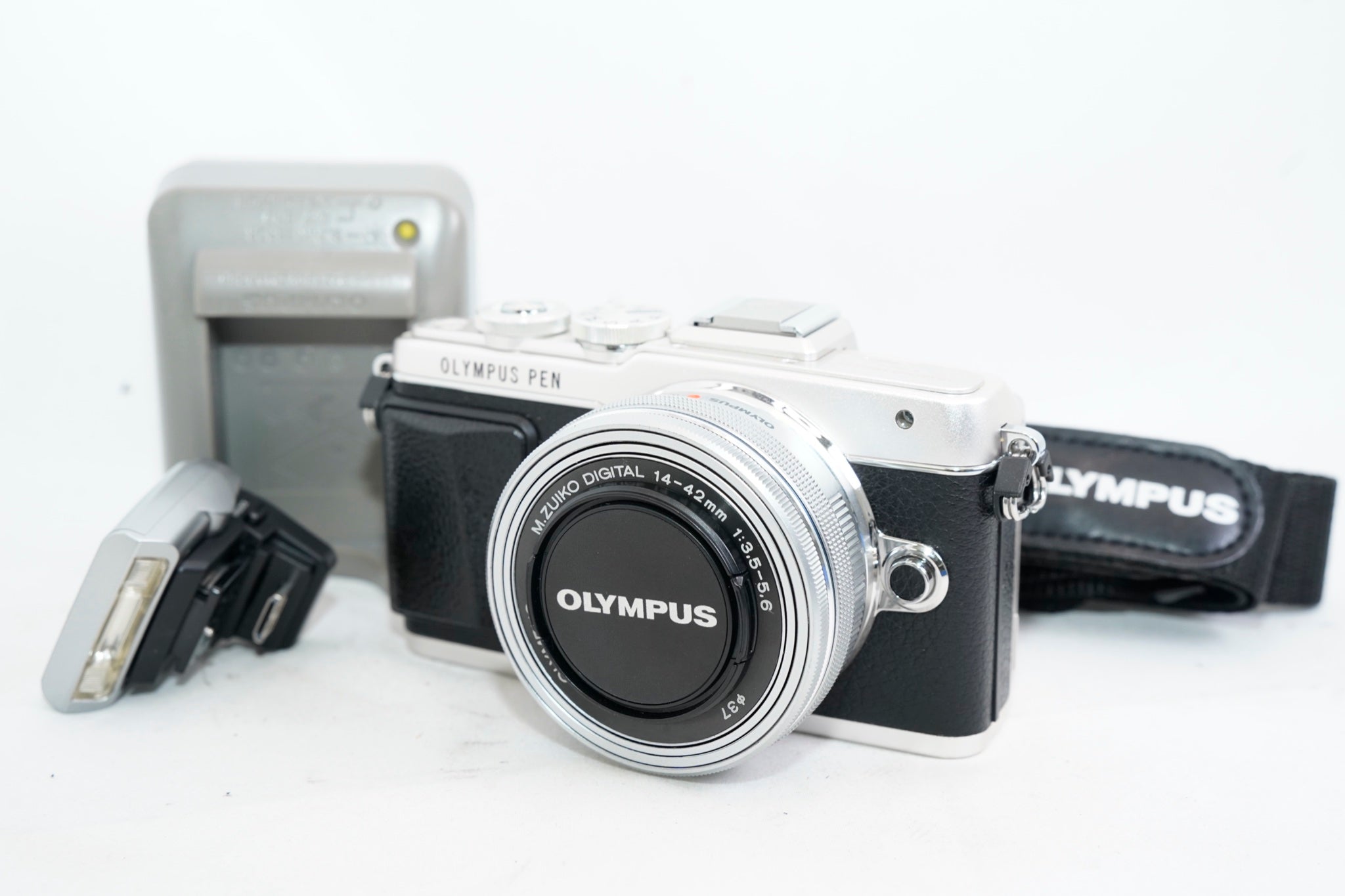 OLYMPUS PEN E-PL7 14-42mm F3.5-5.6