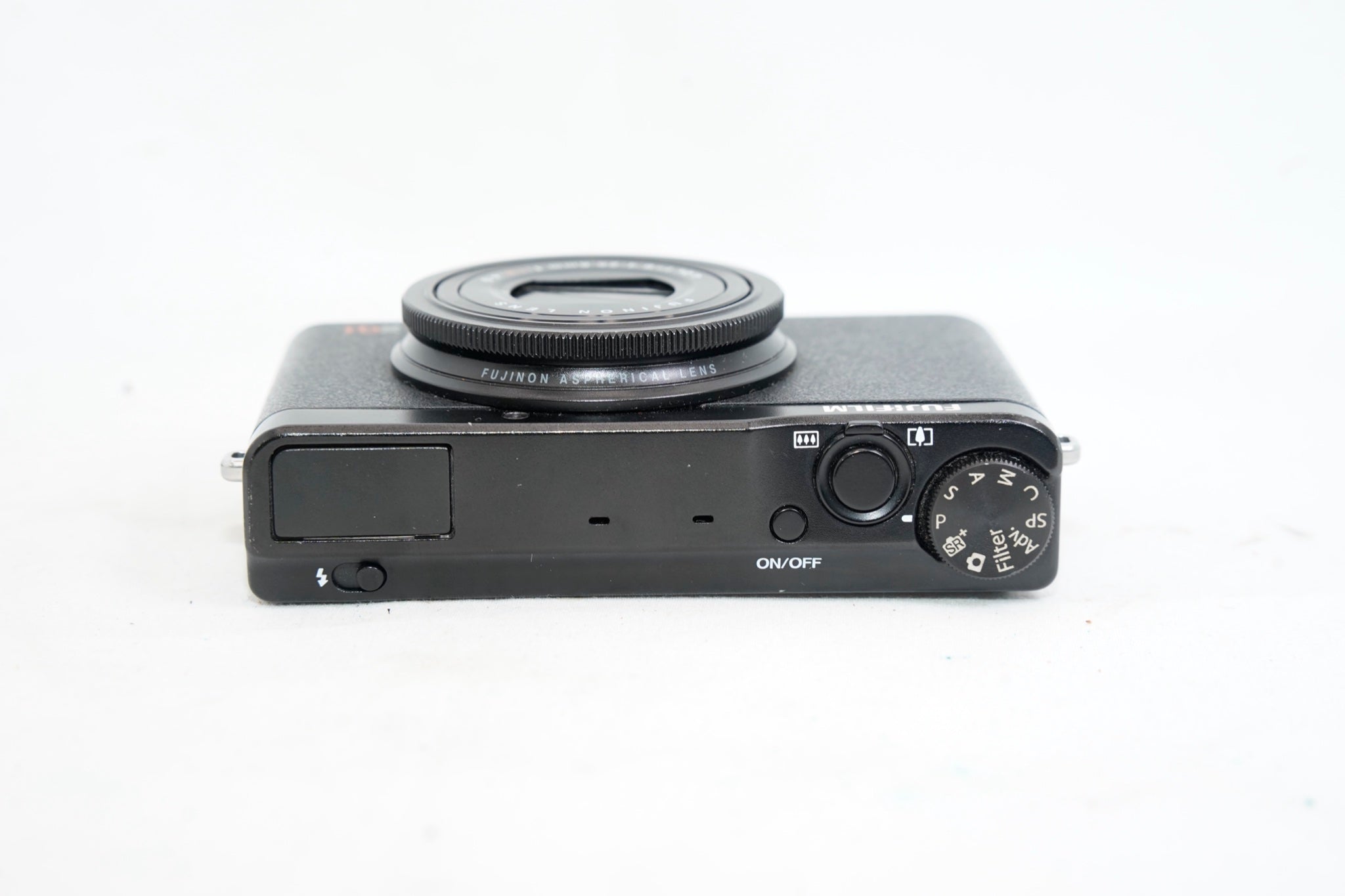 FUJIFILM XQ1 ブラック（付属：充電器、バッテリー）