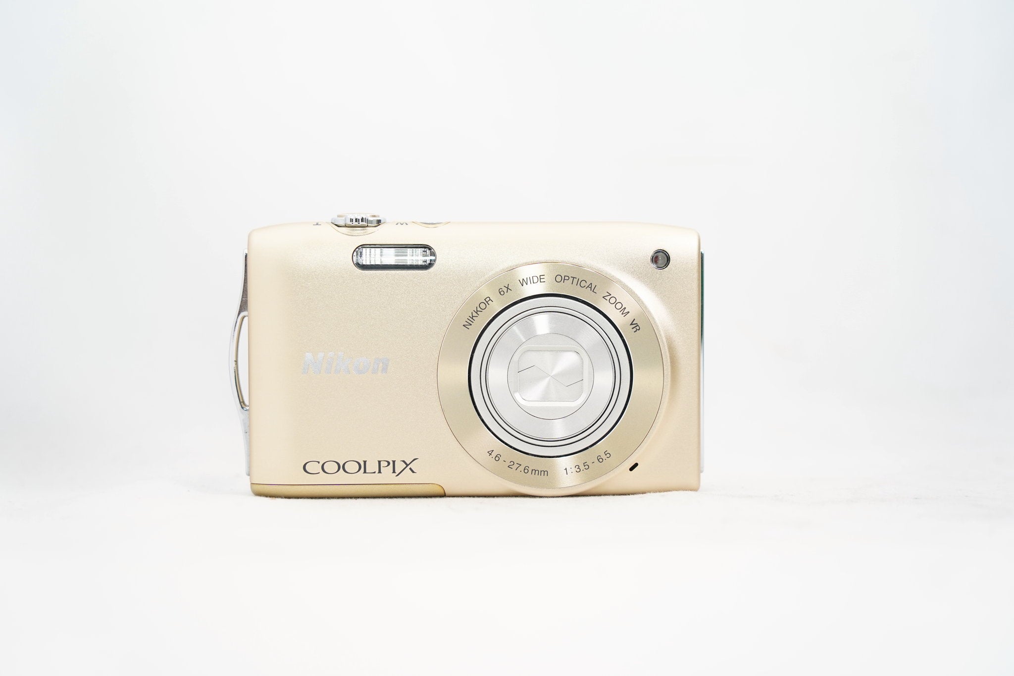 Nikon COOLPIX S3300 ゴールド ジャンク Nikon COOLPIX S3300 ゴールド