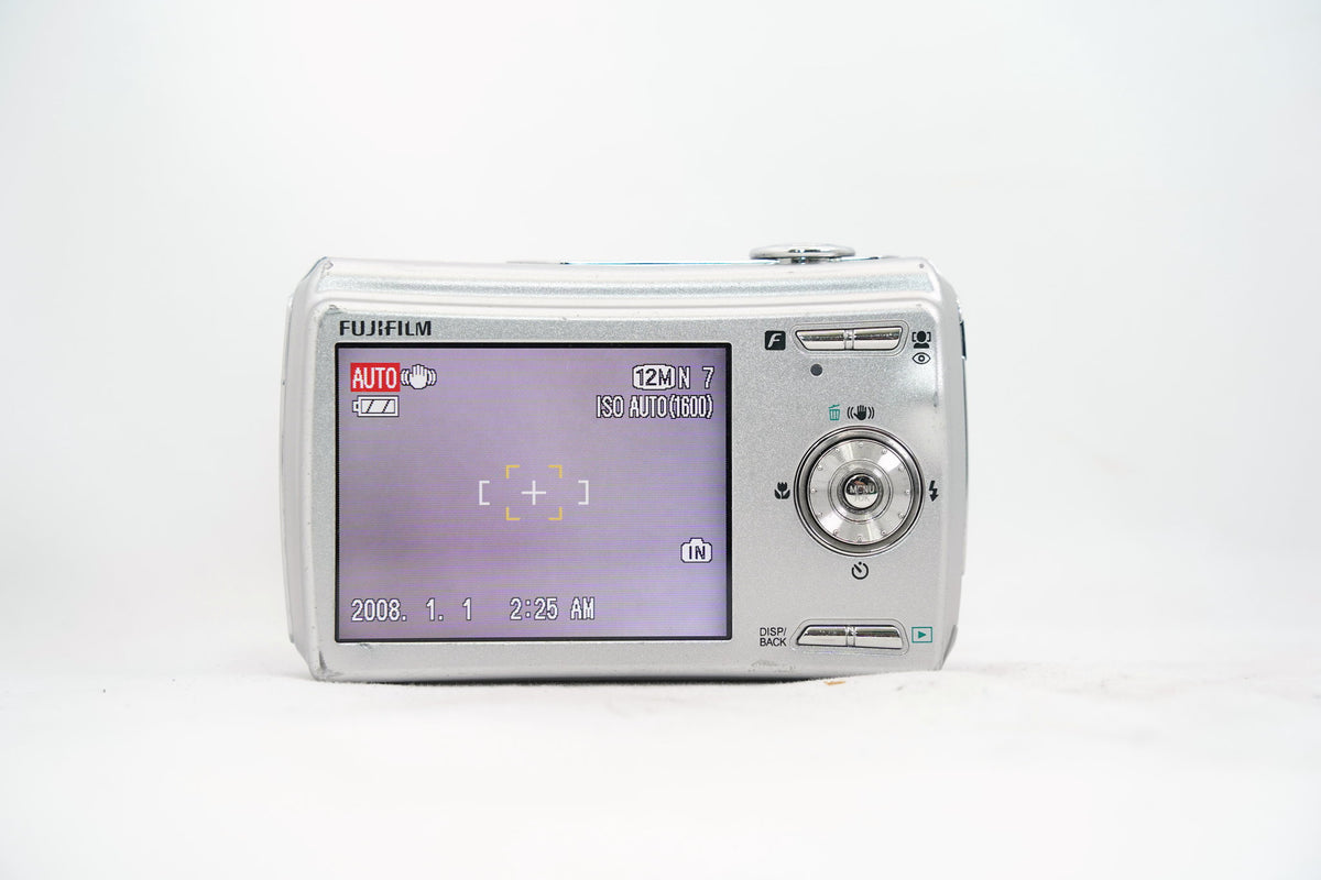 FUJIFILM FINEPIX F100fd シルバー